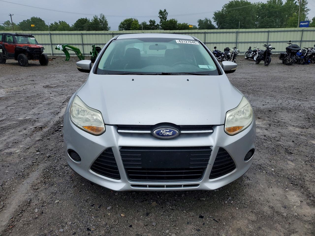 2014 Ford Focus Se Серебряный vin: 1FADP3F25EL239143