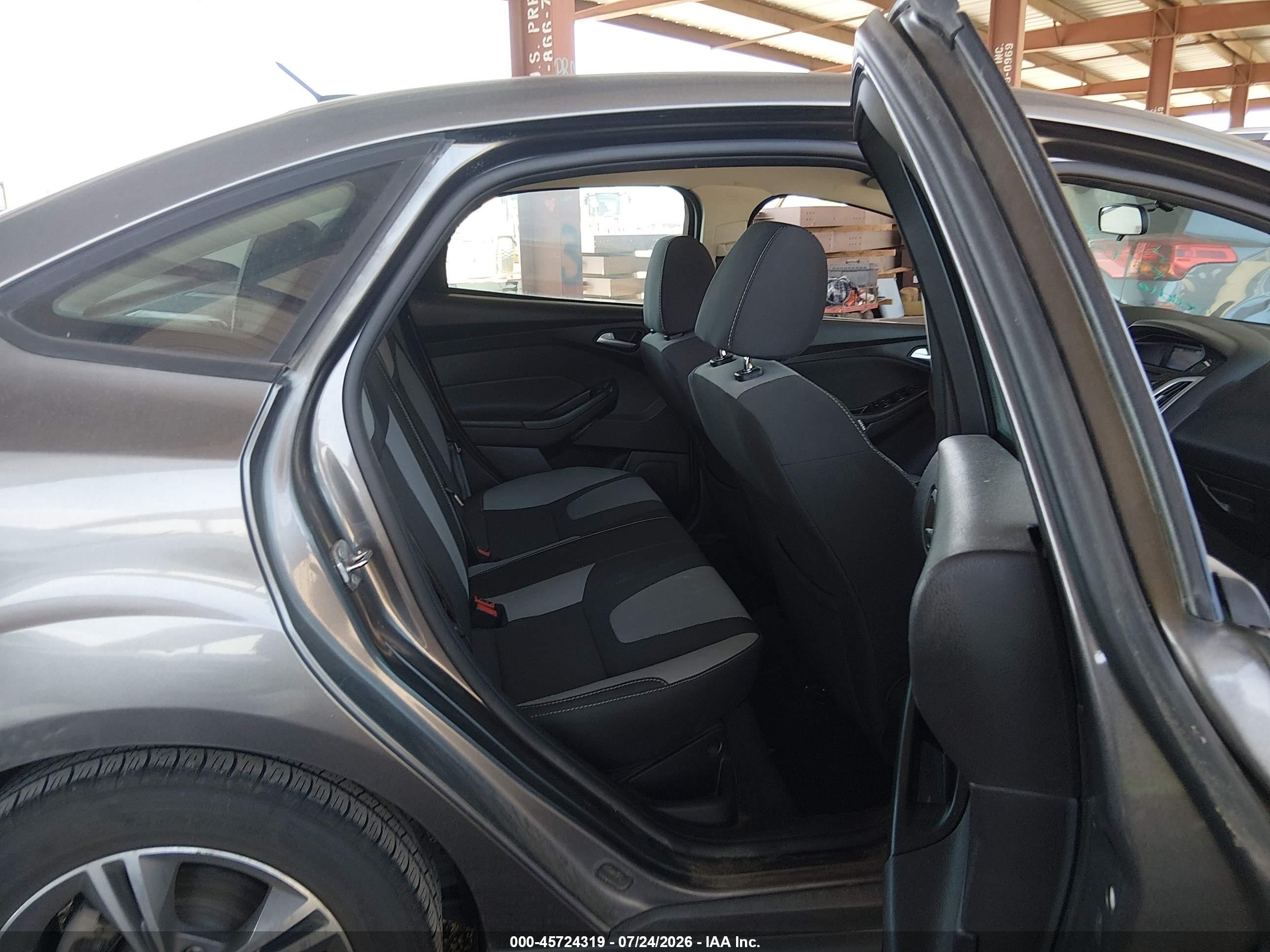 2014 Ford Focus Se Gray vin: 1FADP3F25EL300216