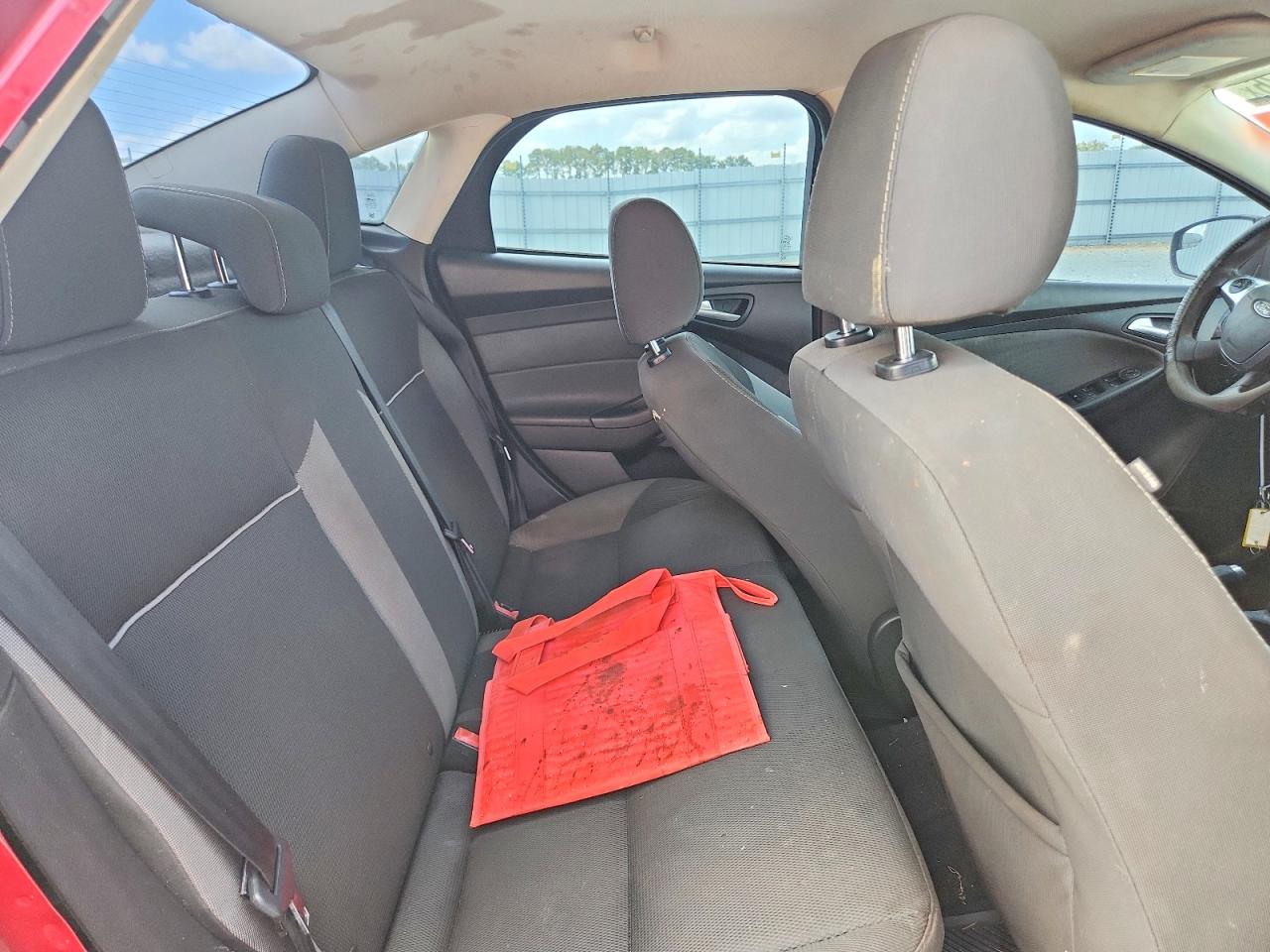 2014 Ford Focus Se Red vin: 1FADP3F25EL320403