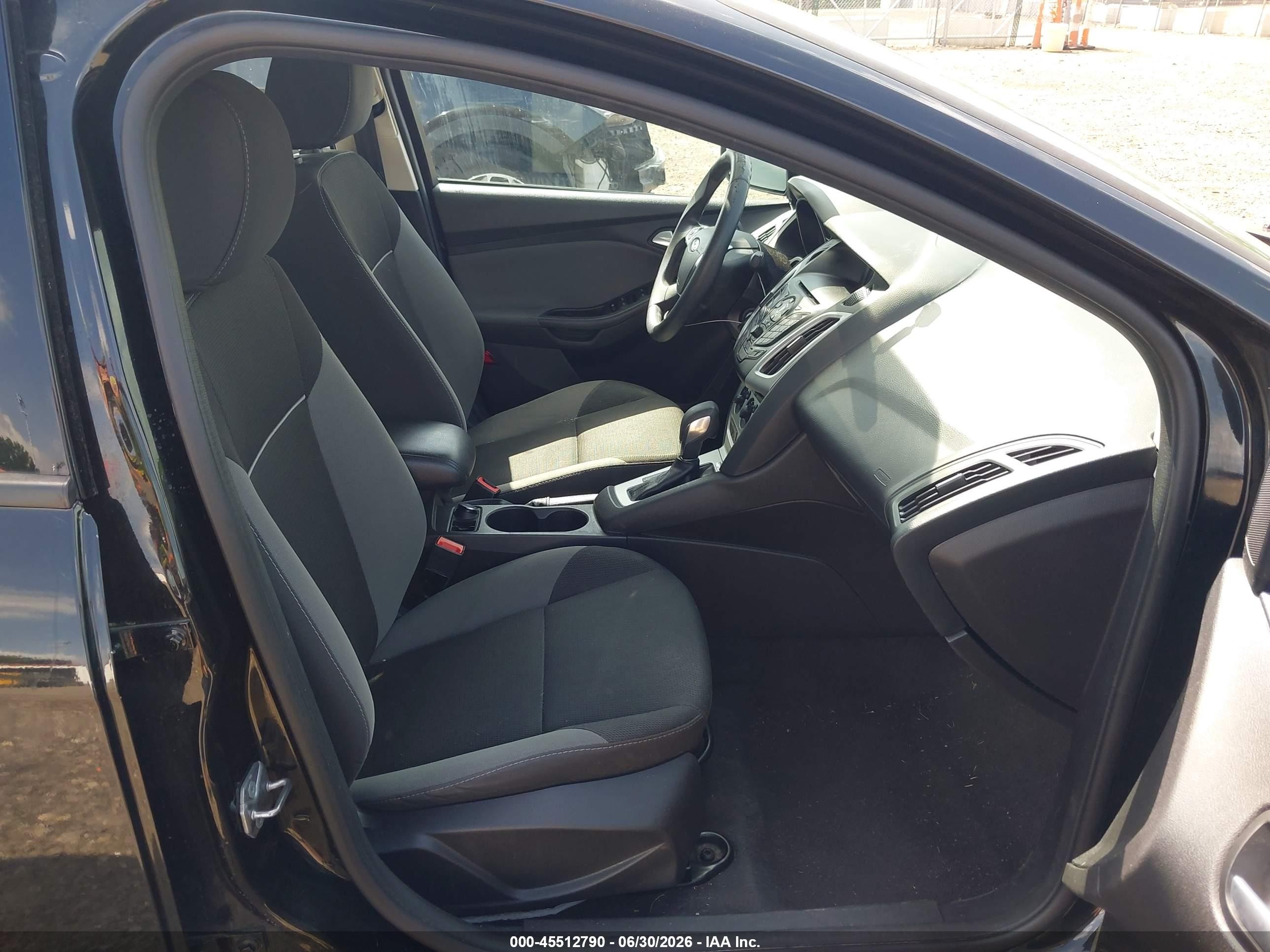 2014 Ford Focus Se Черный vin: 1FADP3F25EL340098