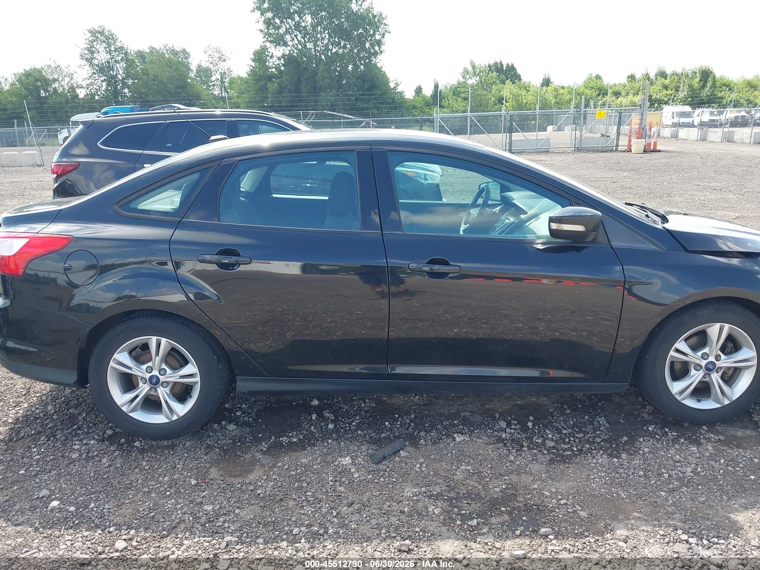 2014 Ford Focus Se Черный vin: 1FADP3F25EL340098
