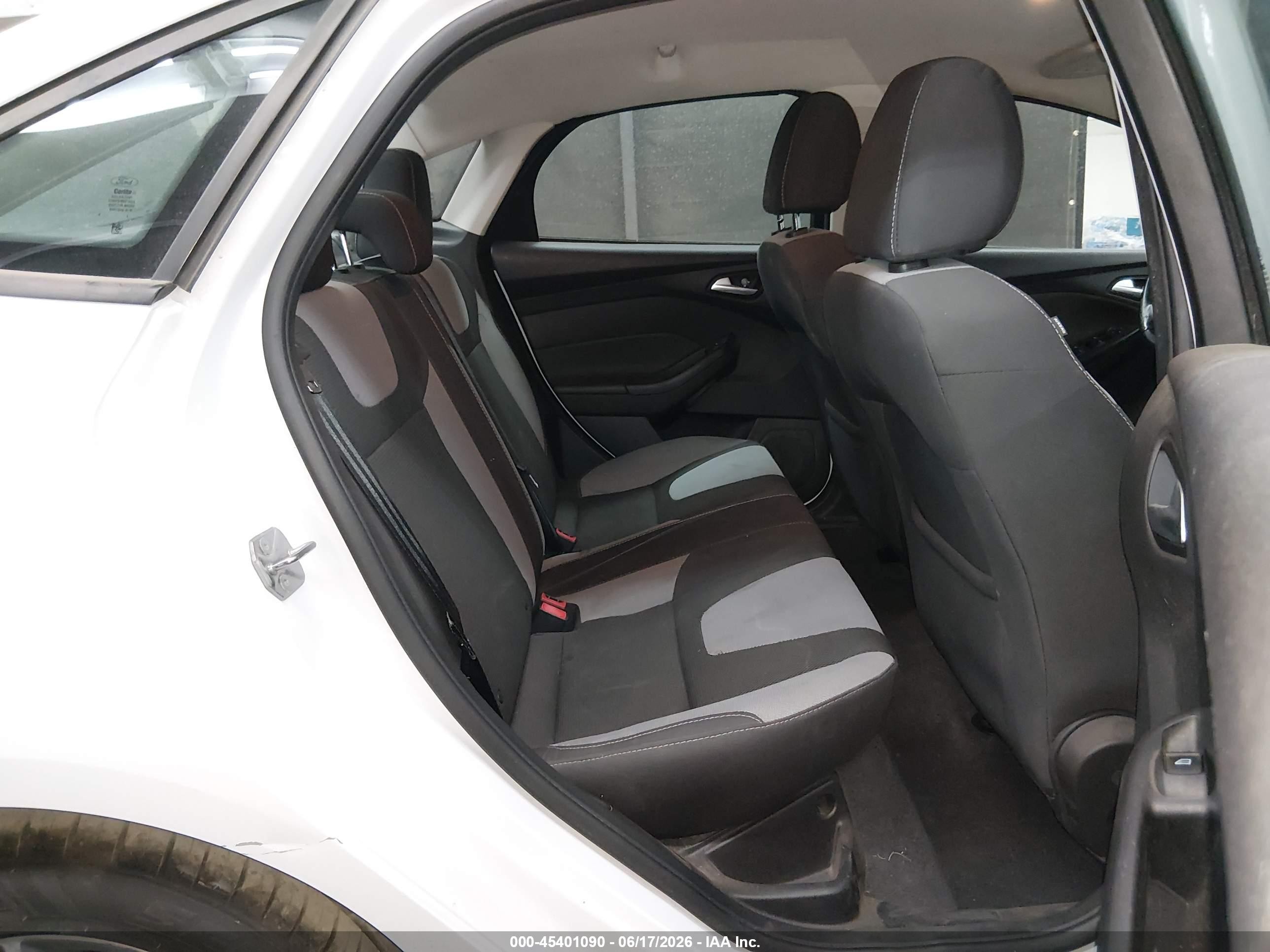 2014 Ford Focus Se White vin: 1FADP3F25EL343678