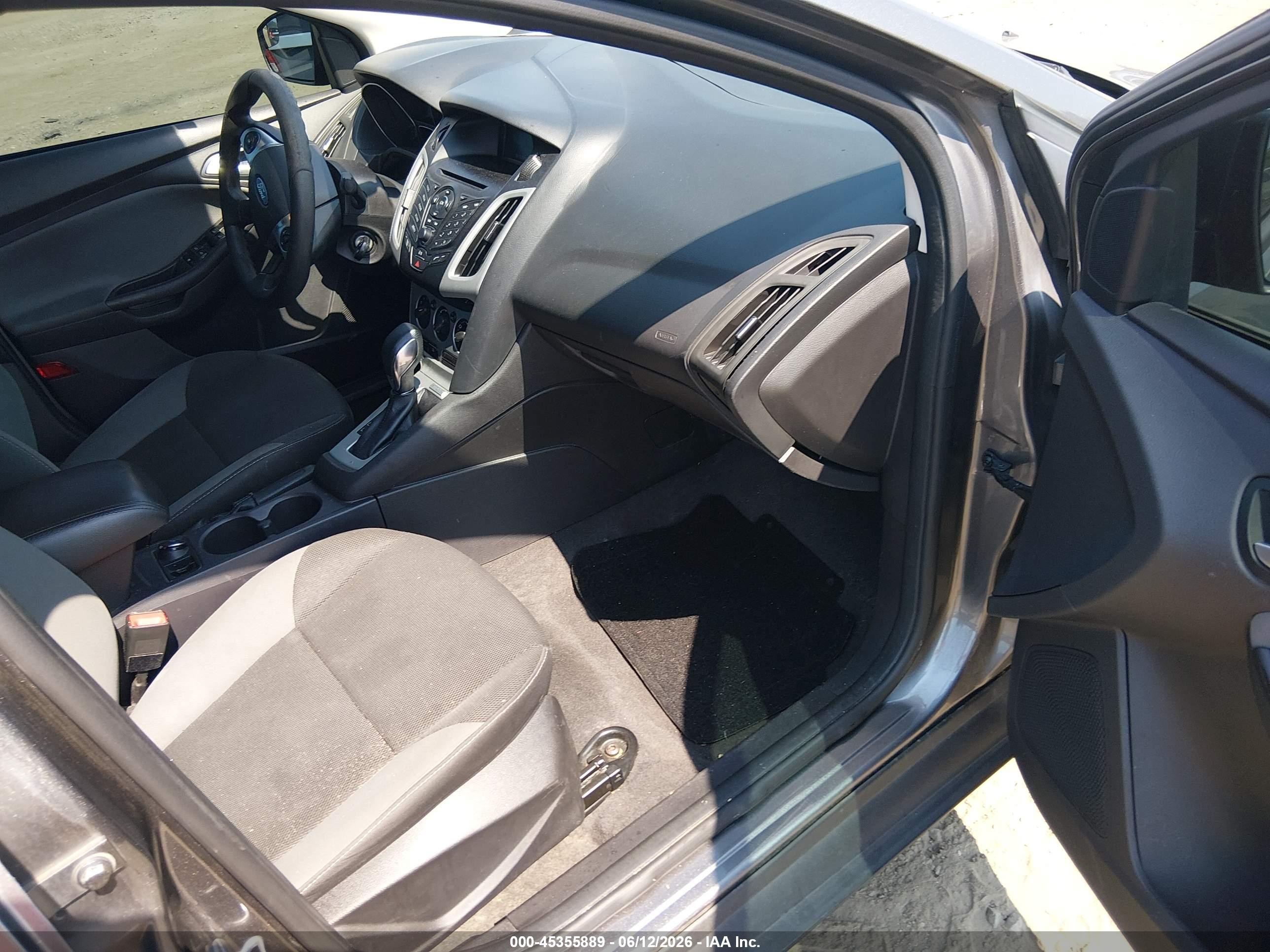2014 Ford Focus Se Gray vin: 1FADP3F25EL369536