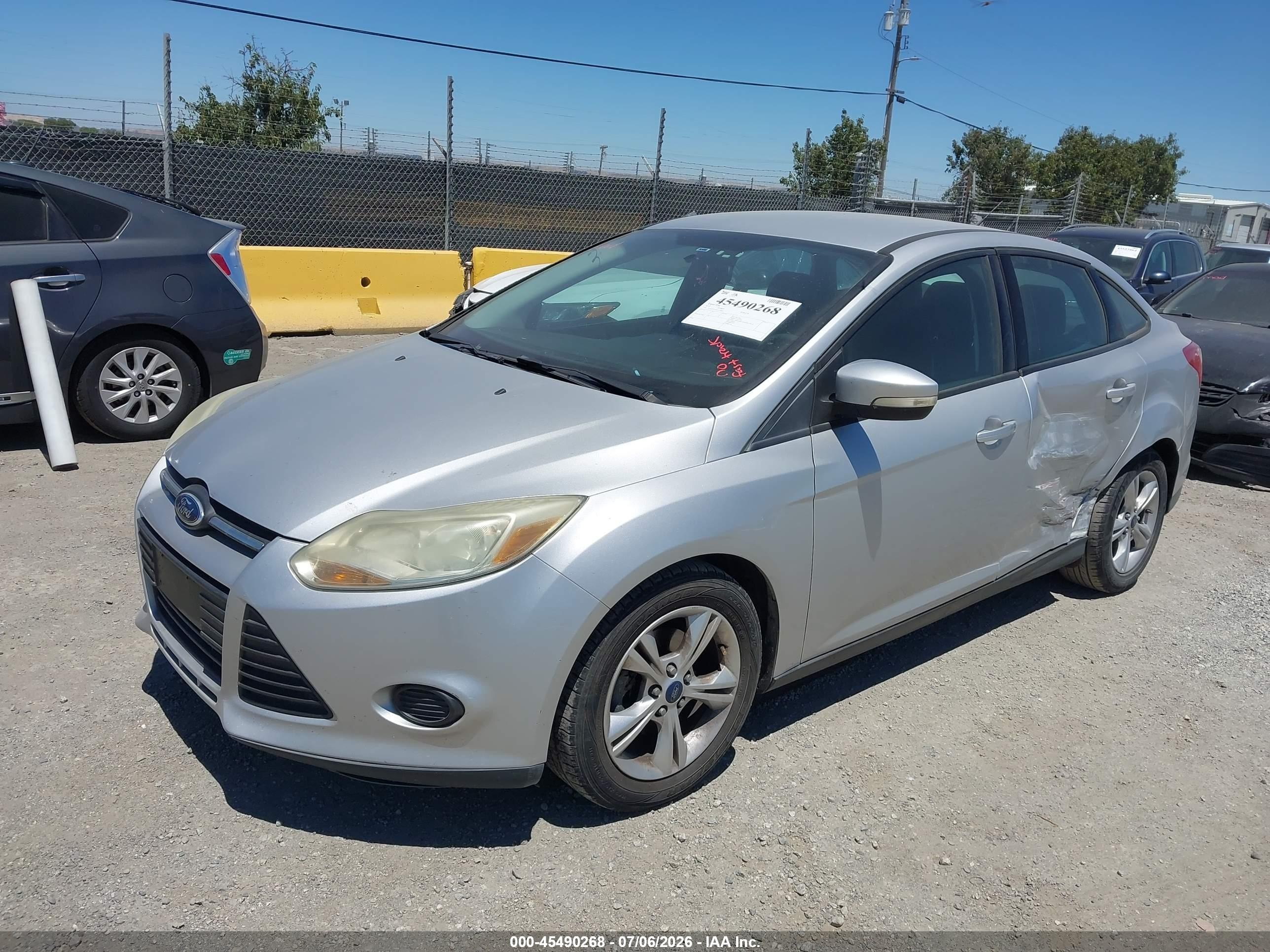 2014 Ford Focus Se Серый vin: 1FADP3F25EL374543