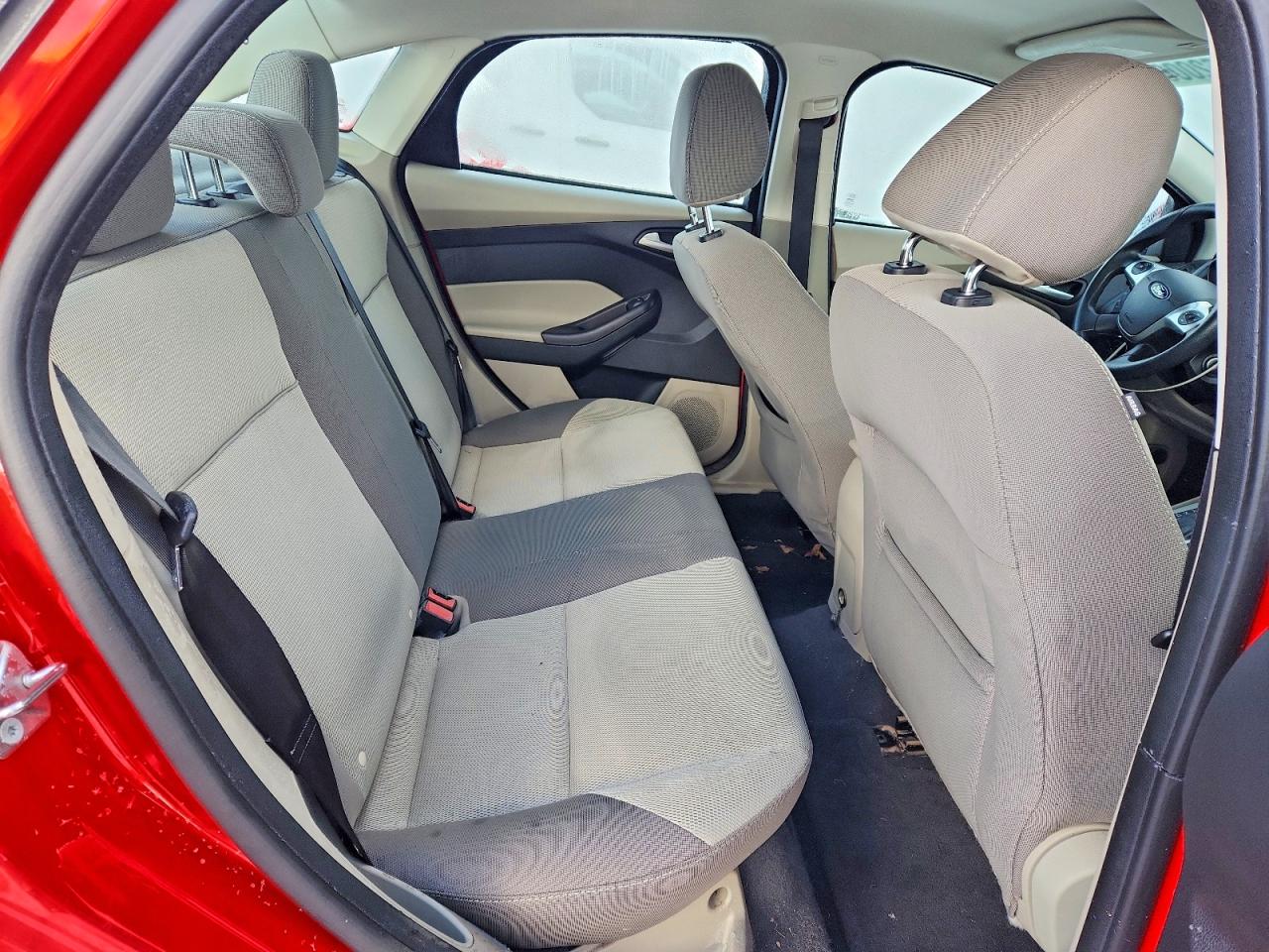 2014 Ford Focus Se Red vin: 1FADP3F25EL393965