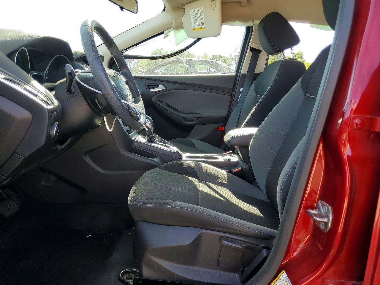 2014 Ford Focus Se Red vin: 1FADP3F25EL417973