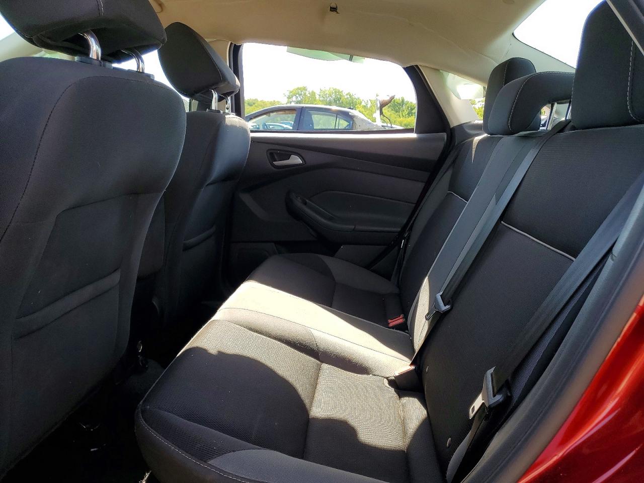 2014 Ford Focus Se Red vin: 1FADP3F25EL417973