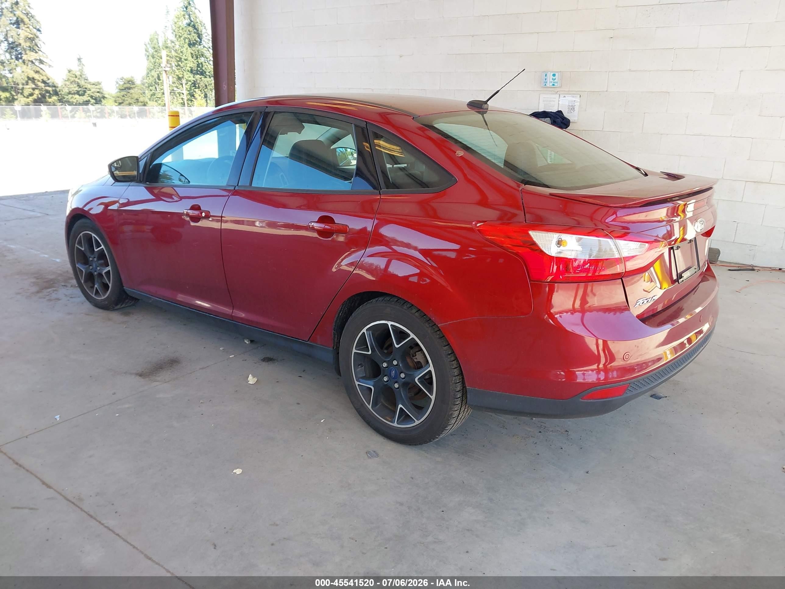 2014 Ford Focus Se Бордовый vin: 1FADP3F25EL420632