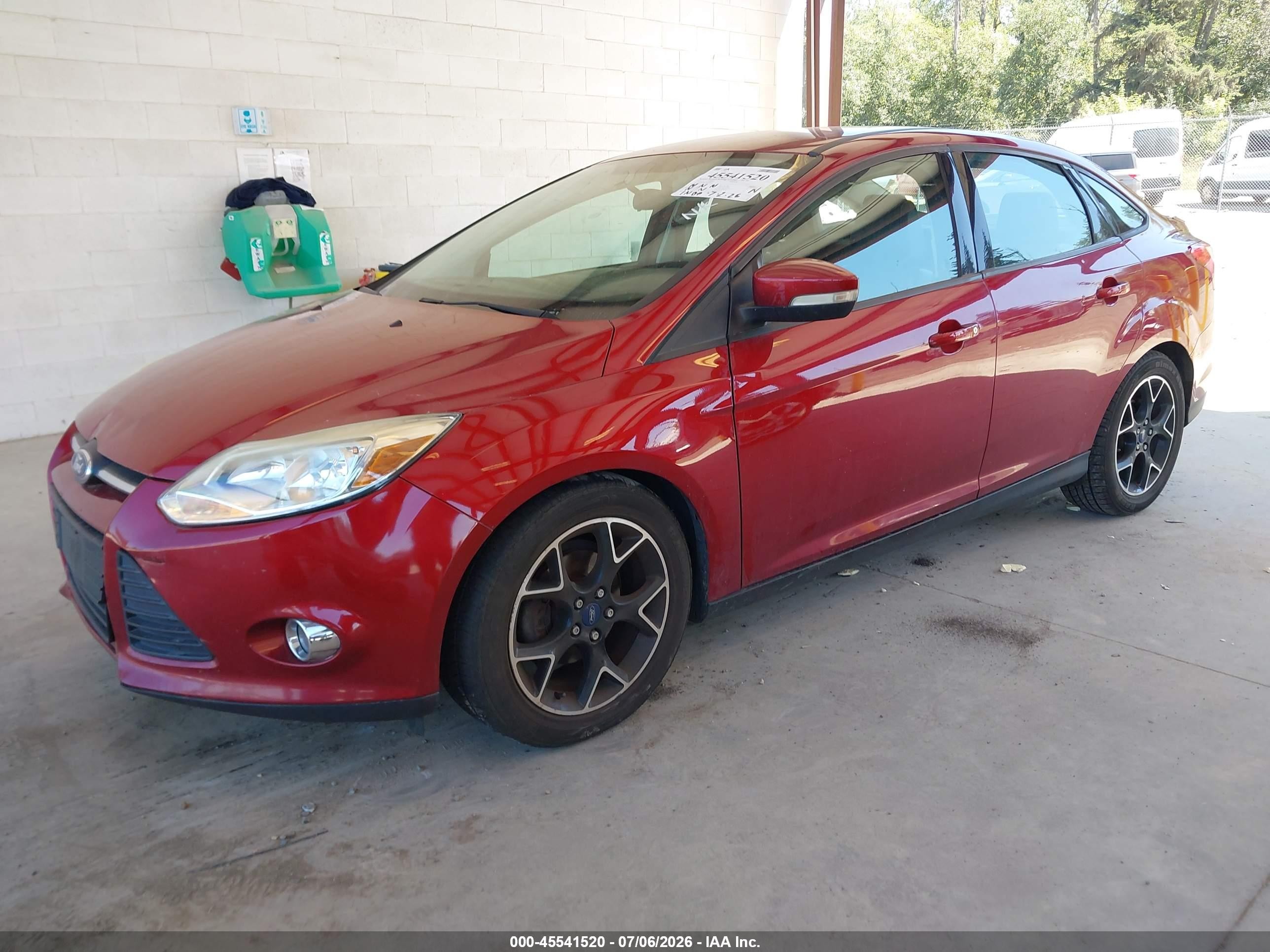 2014 Ford Focus Se Бордовый vin: 1FADP3F25EL420632