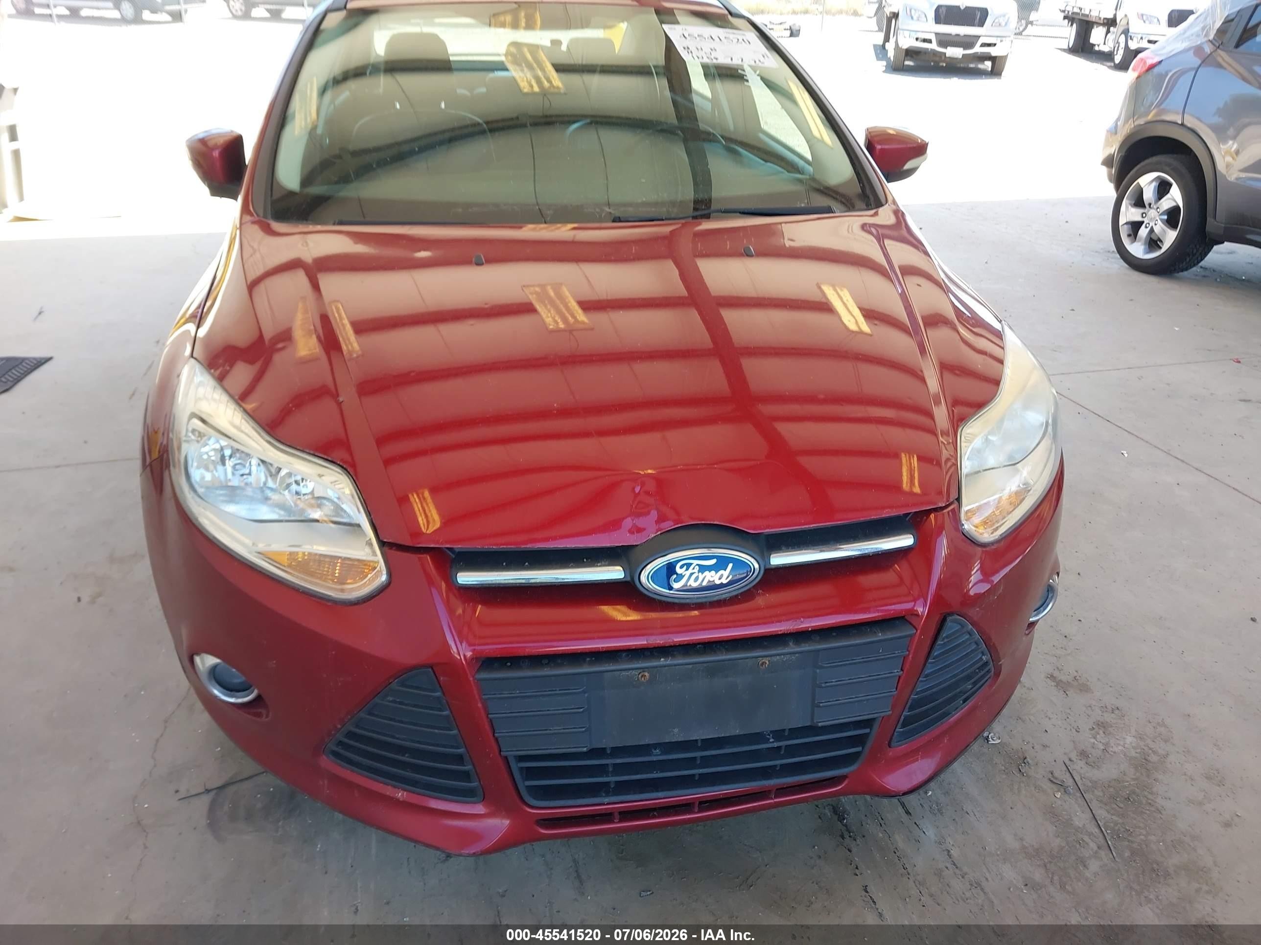 2014 Ford Focus Se Бордовый vin: 1FADP3F25EL420632