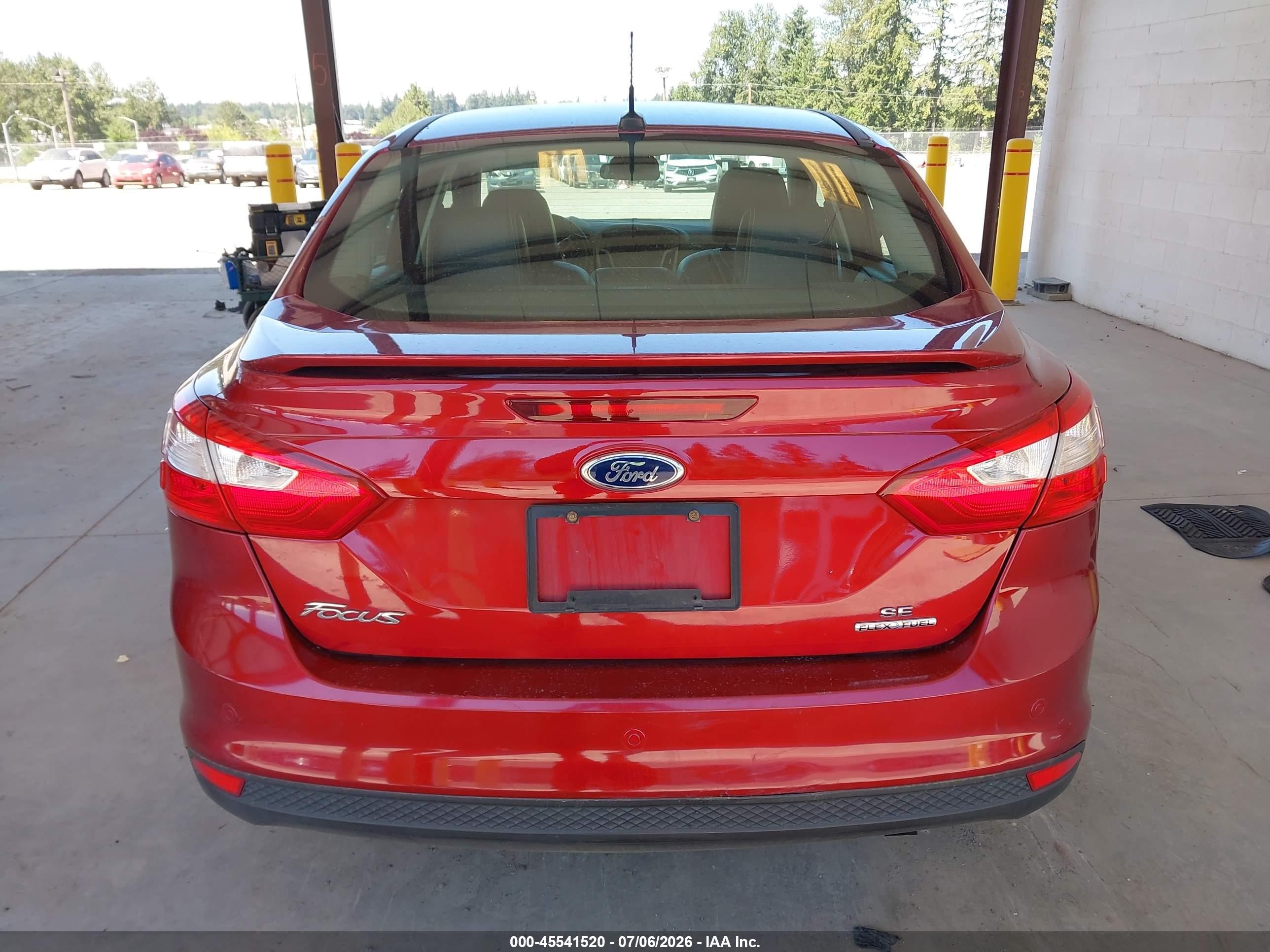 2014 Ford Focus Se Бордовый vin: 1FADP3F25EL420632