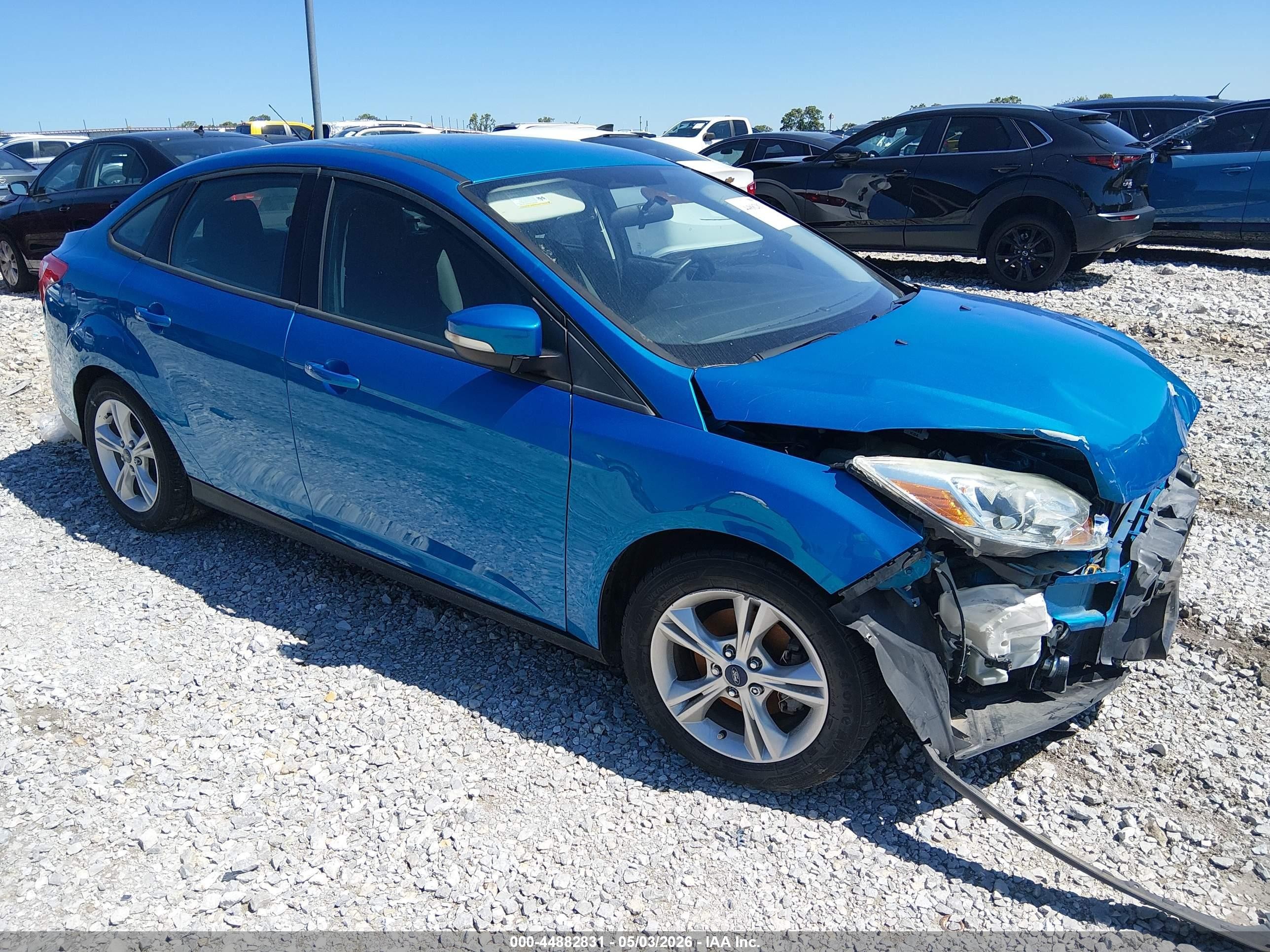 2014 Ford Focus Se Blue vin: 1FADP3F25EL447779