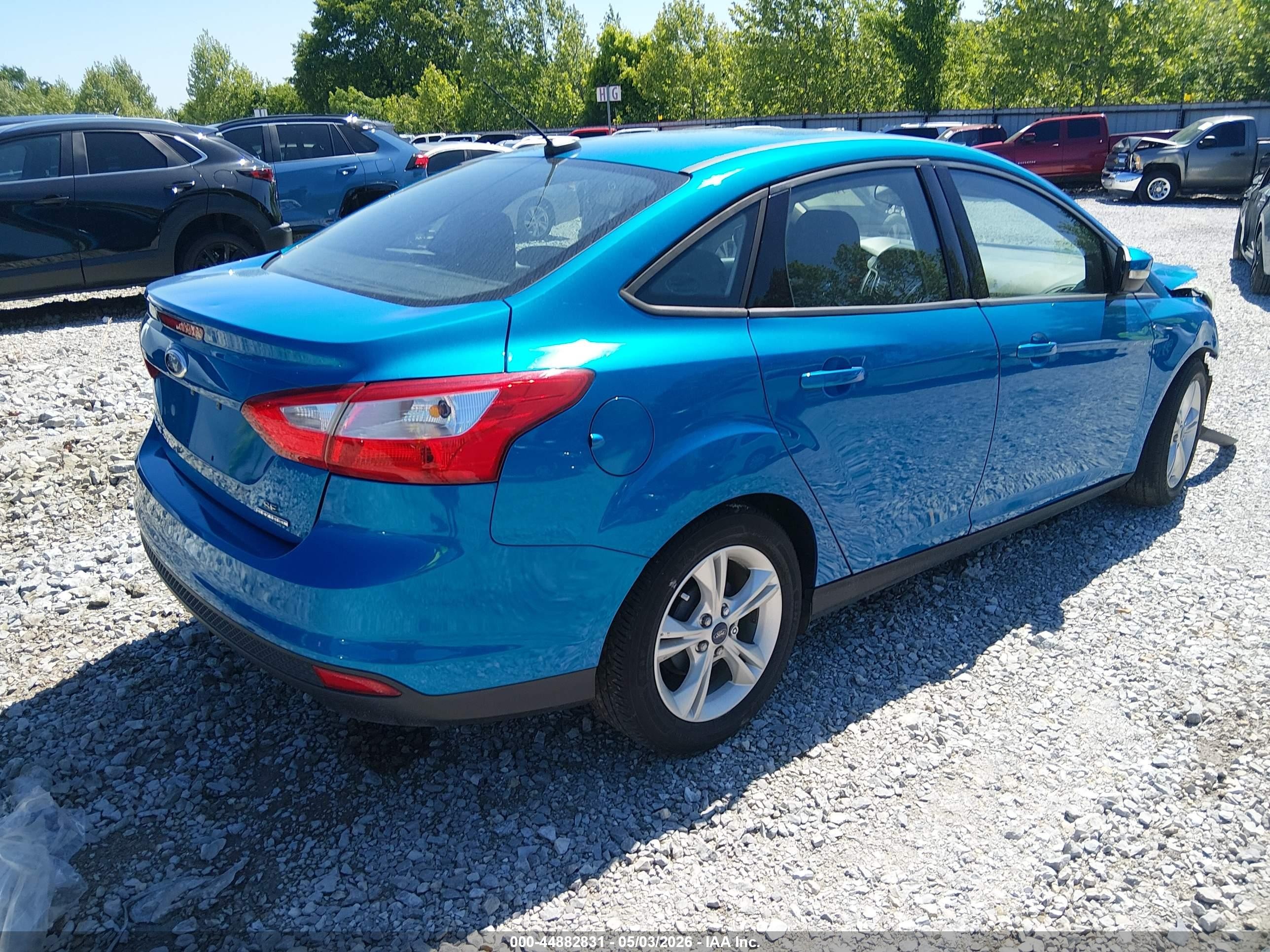2014 Ford Focus Se Blue vin: 1FADP3F25EL447779