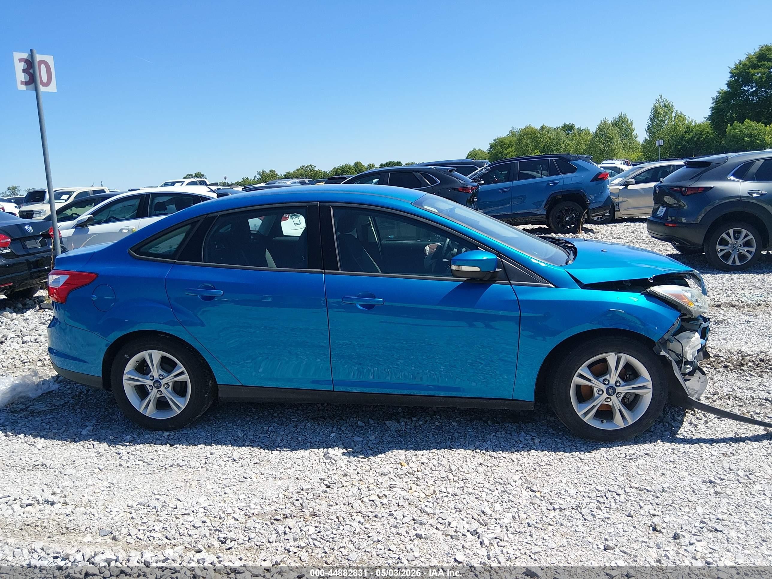 2014 Ford Focus Se Blue vin: 1FADP3F25EL447779