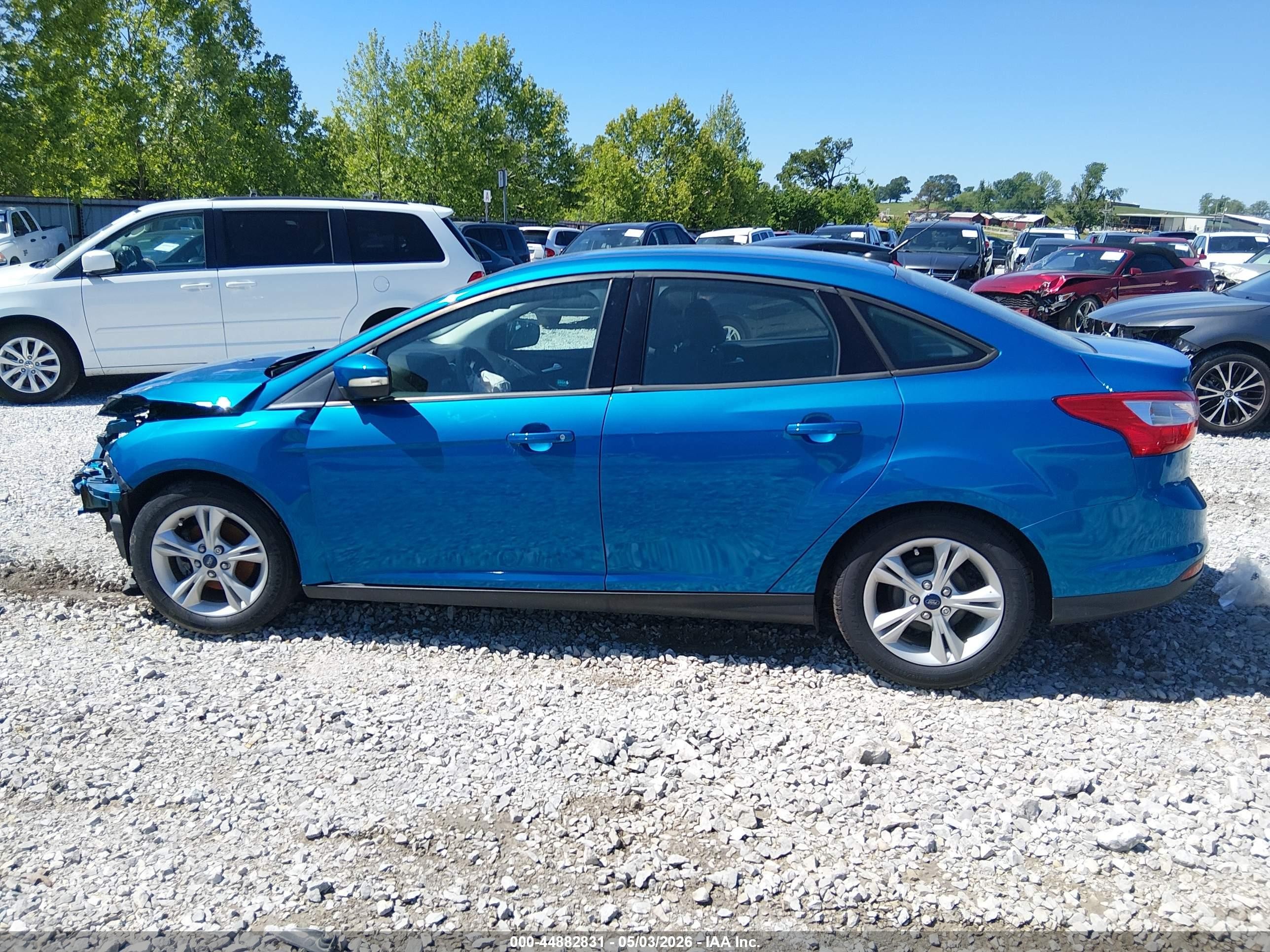 2014 Ford Focus Se Blue vin: 1FADP3F25EL447779