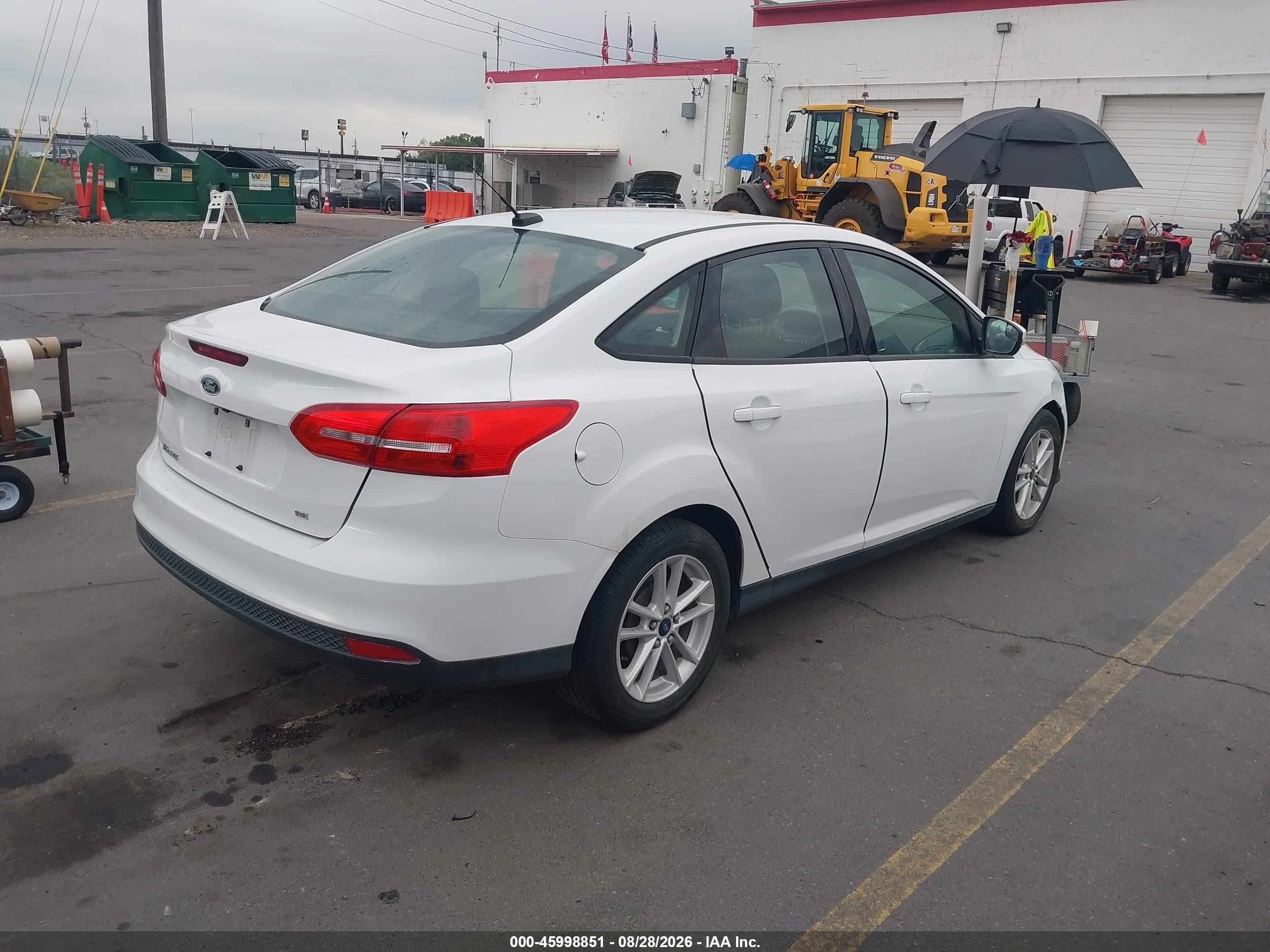 2015 Ford Focus Se White vin: 1FADP3F25FL202630