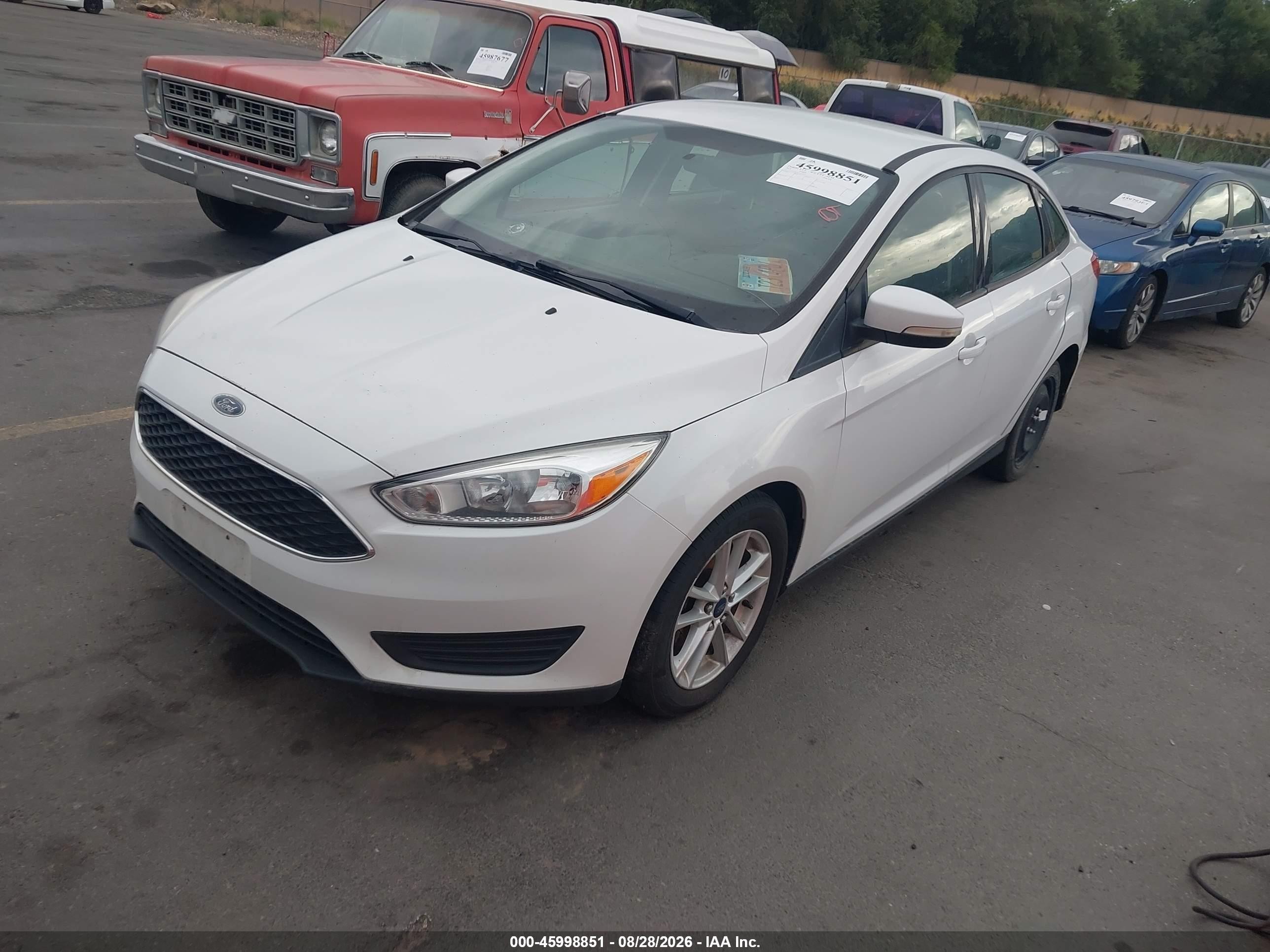 2015 Ford Focus Se White vin: 1FADP3F25FL202630