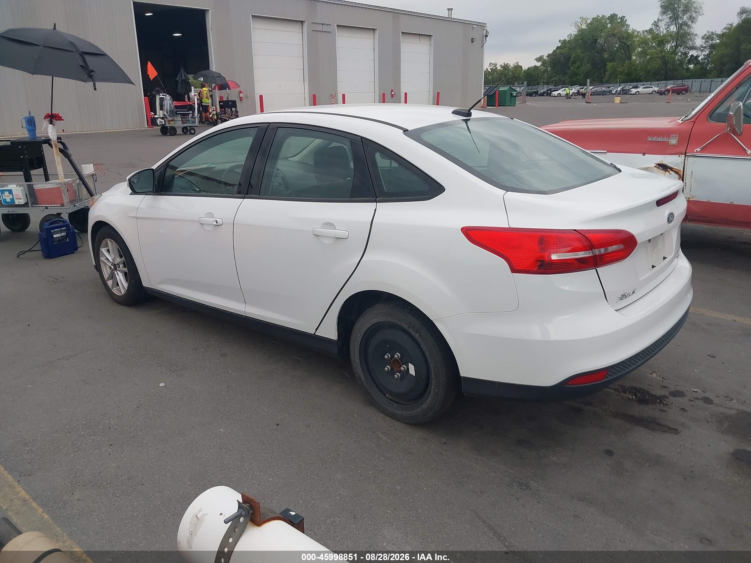 2015 Ford Focus Se White vin: 1FADP3F25FL202630