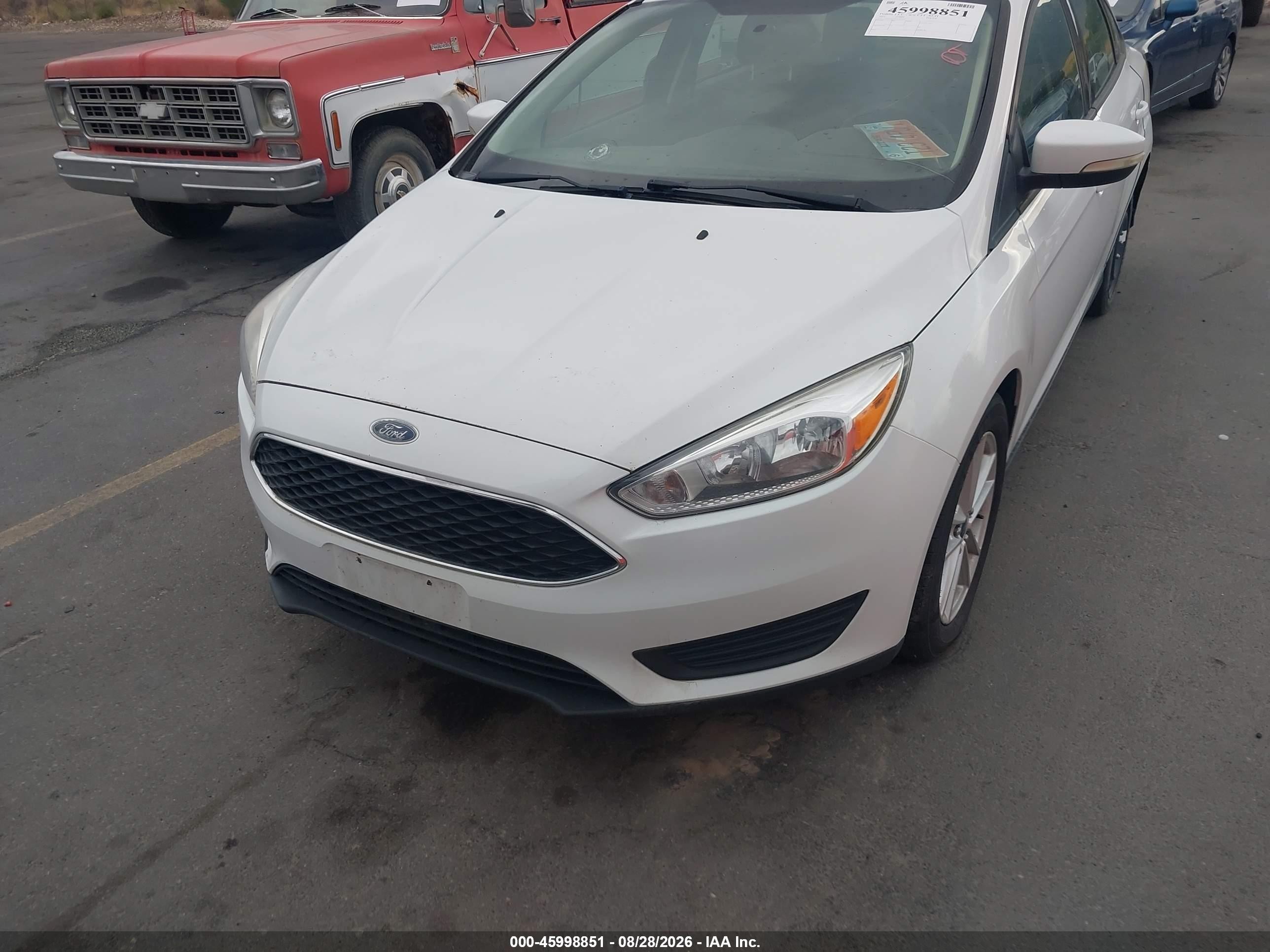 2015 Ford Focus Se White vin: 1FADP3F25FL202630