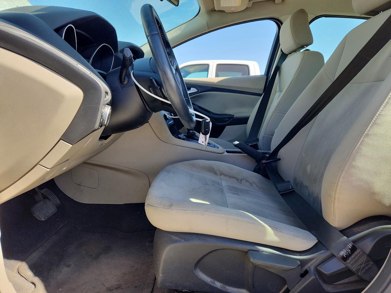 2015 Ford Focus Se White vin: 1FADP3F25FL221775