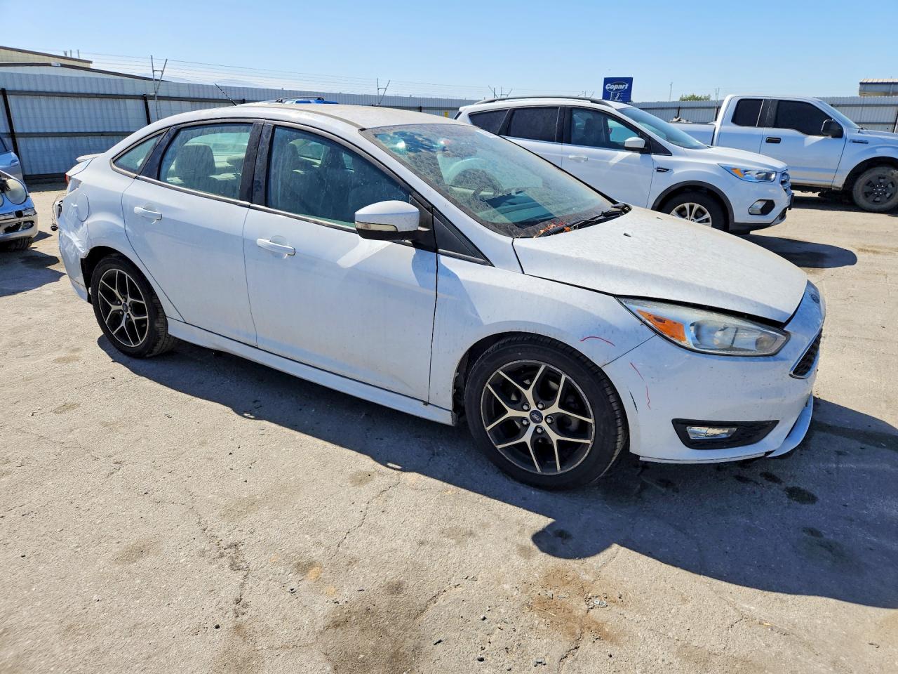 2015 Ford Focus Se White vin: 1FADP3F25FL221775