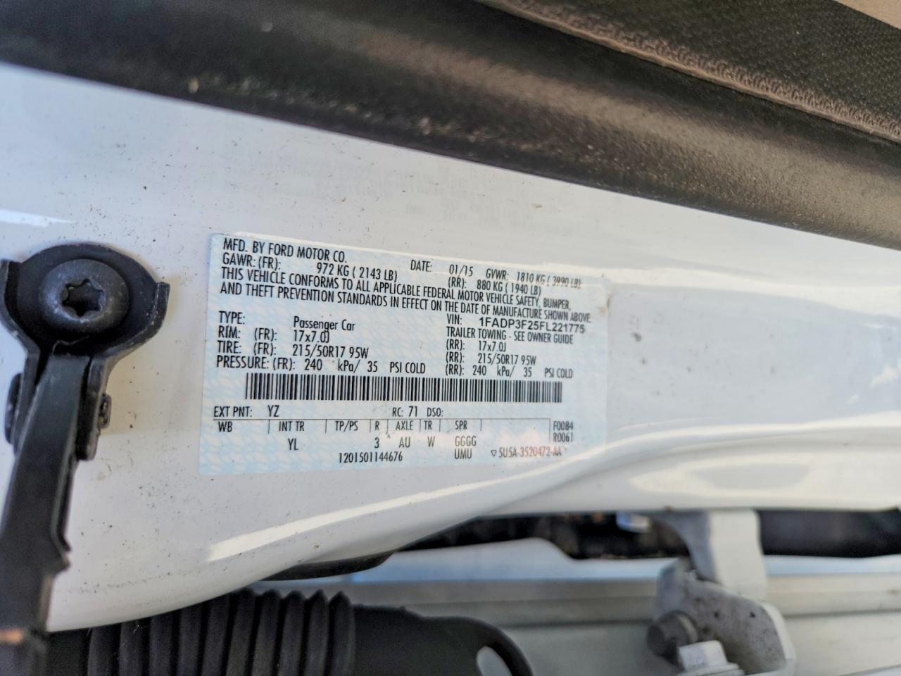 2015 Ford Focus Se White vin: 1FADP3F25FL221775