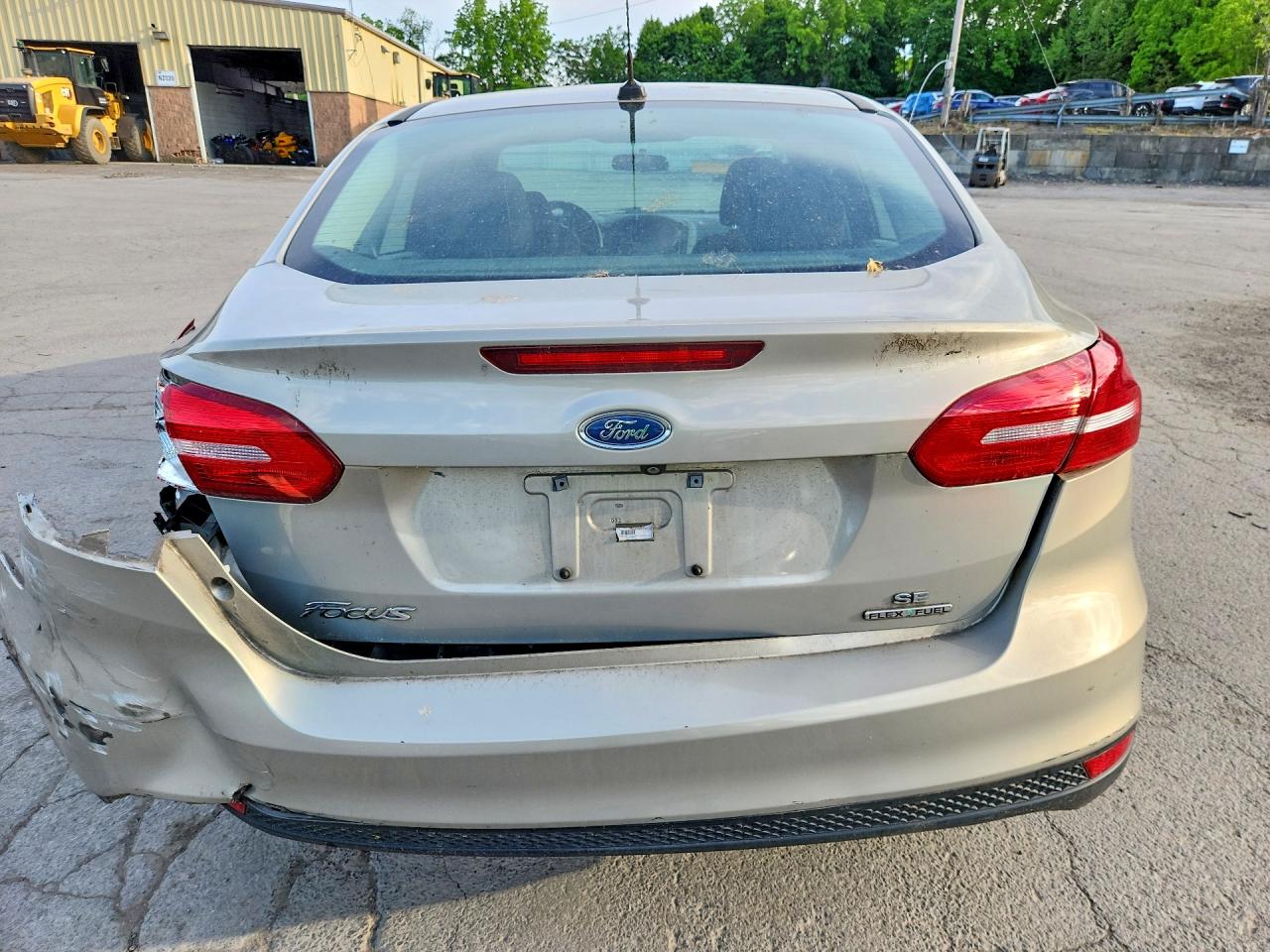2015 Ford Focus Se Tan vin: 1FADP3F25FL228466