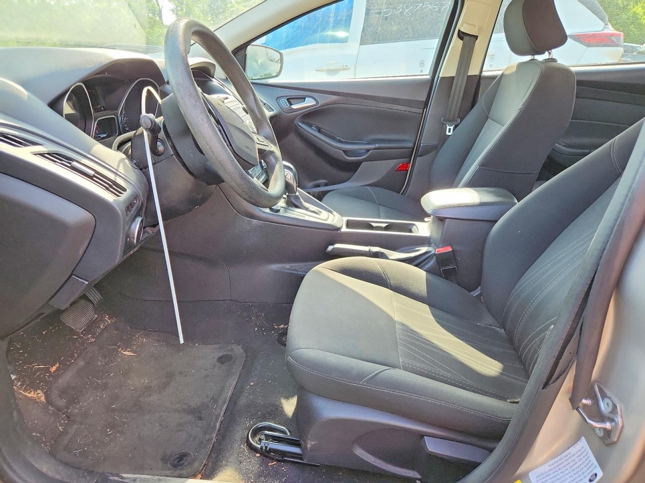 2015 Ford Focus Se Tan vin: 1FADP3F25FL228466