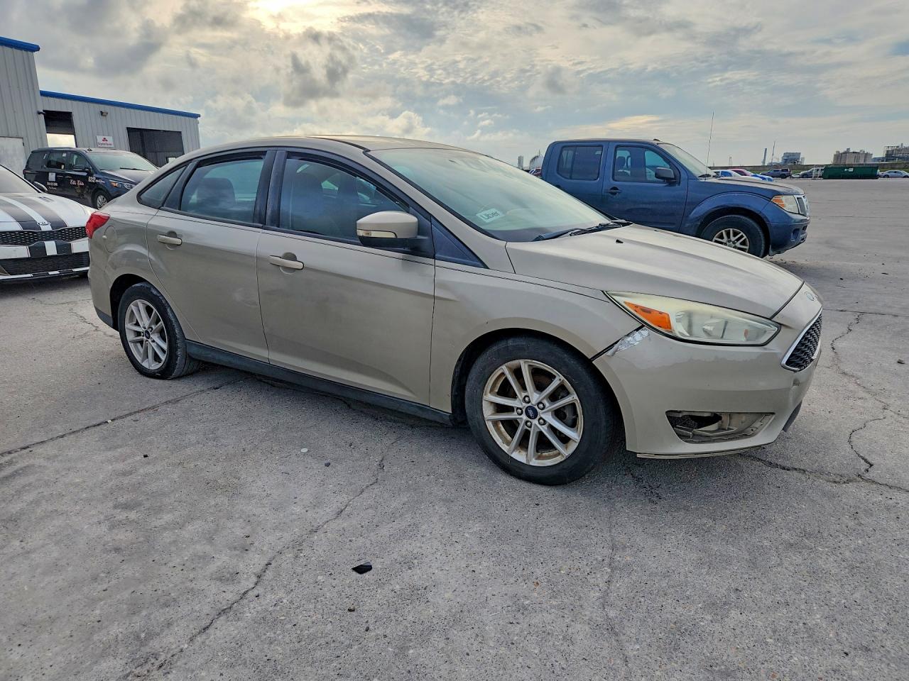 2015 Ford Focus Se Beige vin: 1FADP3F25FL230444
