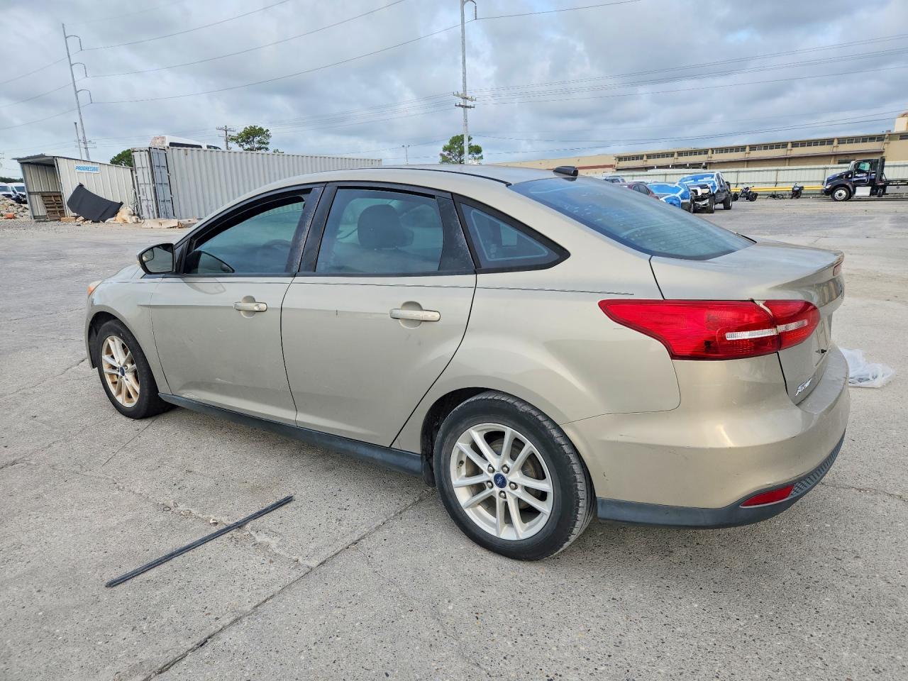 2015 Ford Focus Se Beige vin: 1FADP3F25FL230444