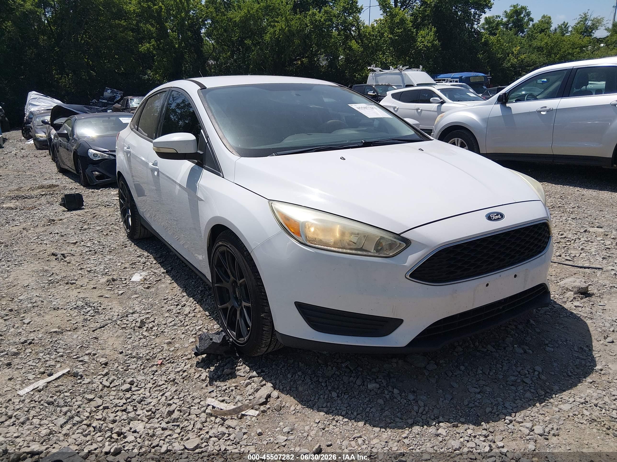 2015 Ford Focus Se White vin: 1FADP3F25FL244537