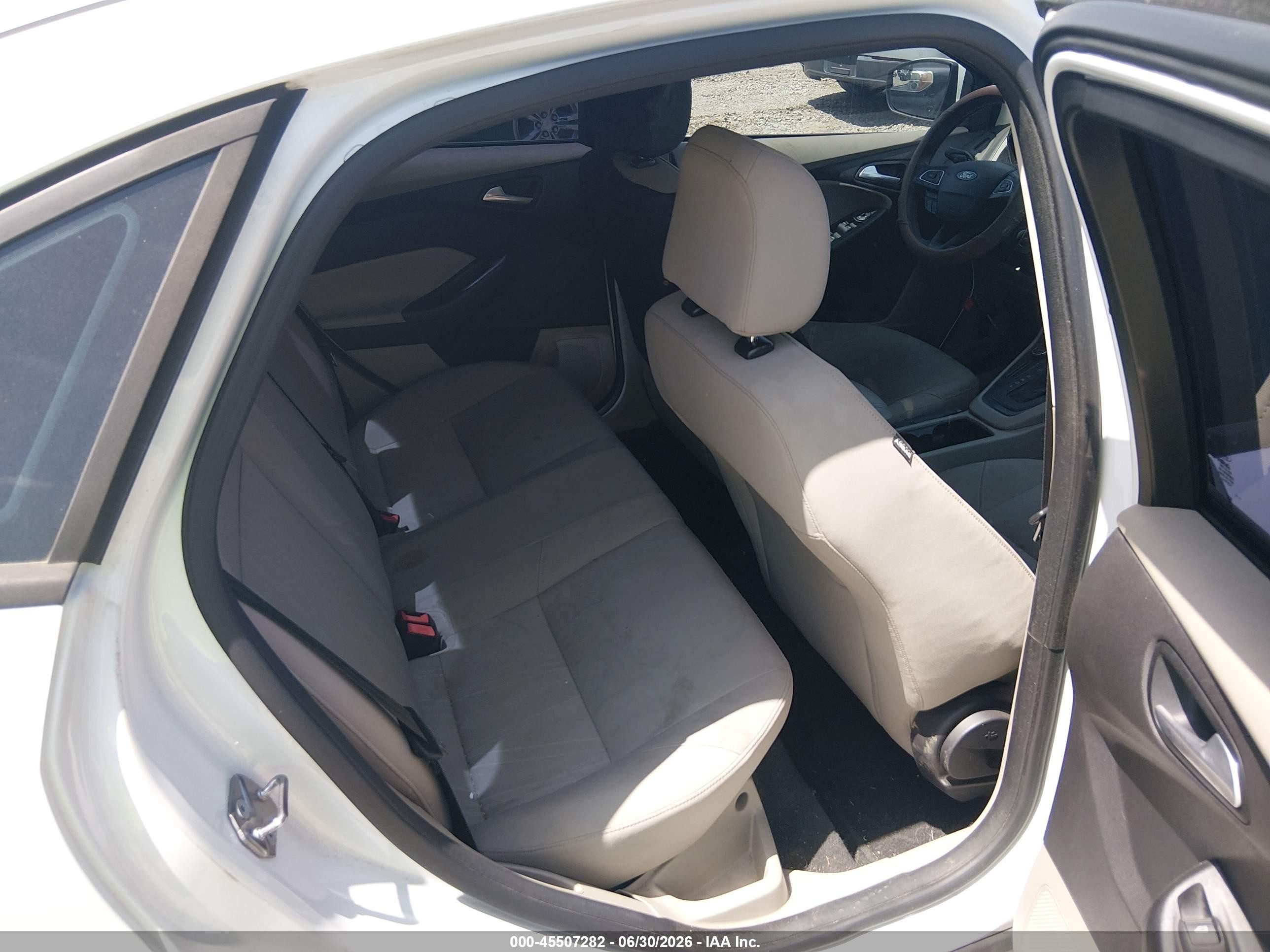 2015 Ford Focus Se White vin: 1FADP3F25FL244537