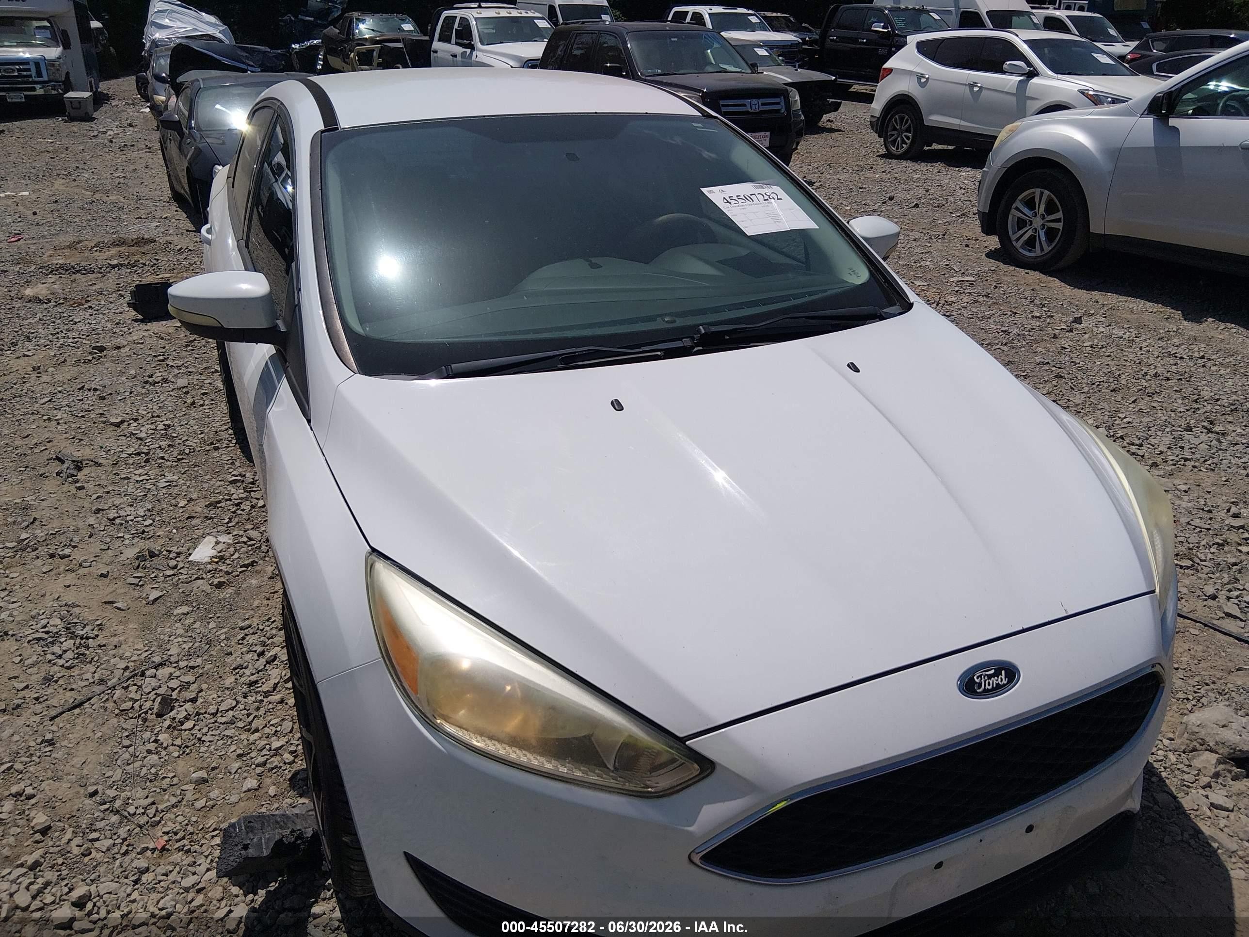 2015 Ford Focus Se White vin: 1FADP3F25FL244537