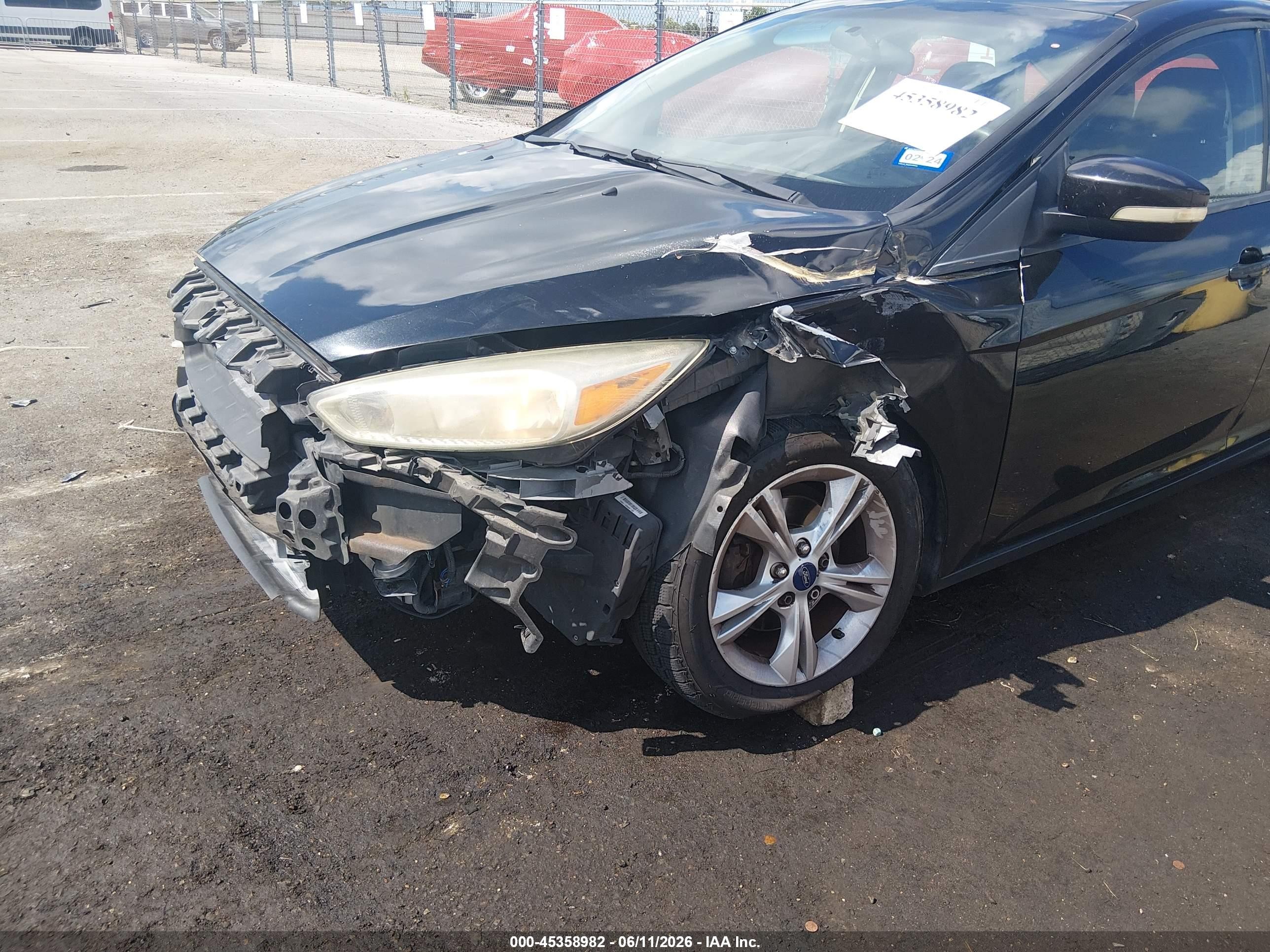 2015 Ford Focus Se Черный vin: 1FADP3F25FL244943