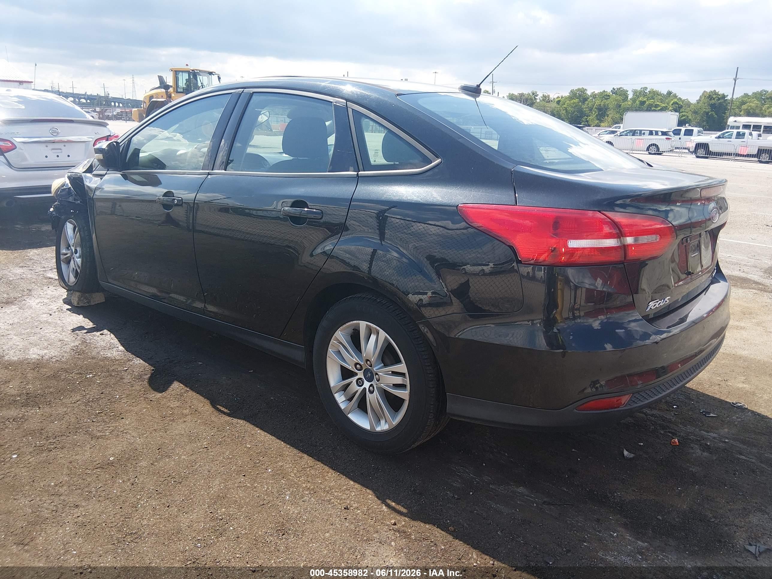 2015 Ford Focus Se Черный vin: 1FADP3F25FL244943