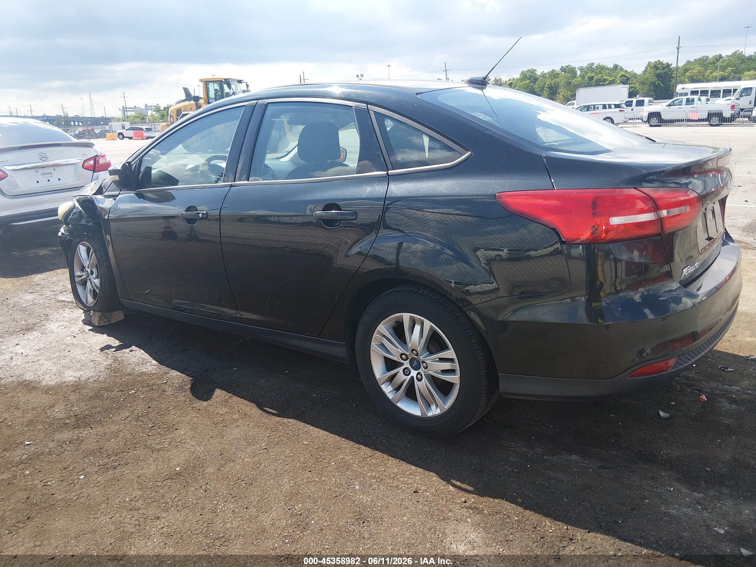 2015 Ford Focus Se Черный vin: 1FADP3F25FL244943