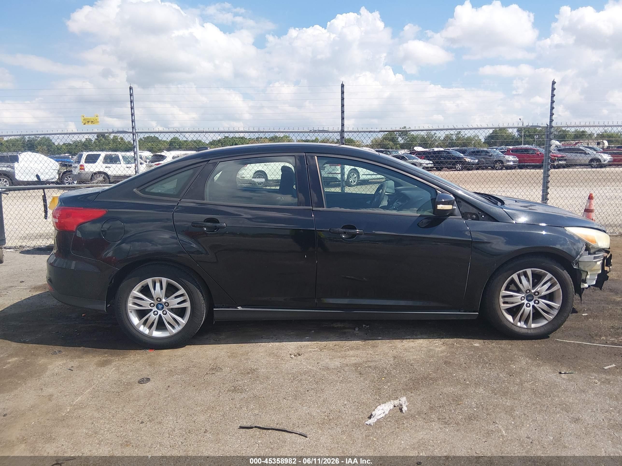 2015 Ford Focus Se Черный vin: 1FADP3F25FL244943