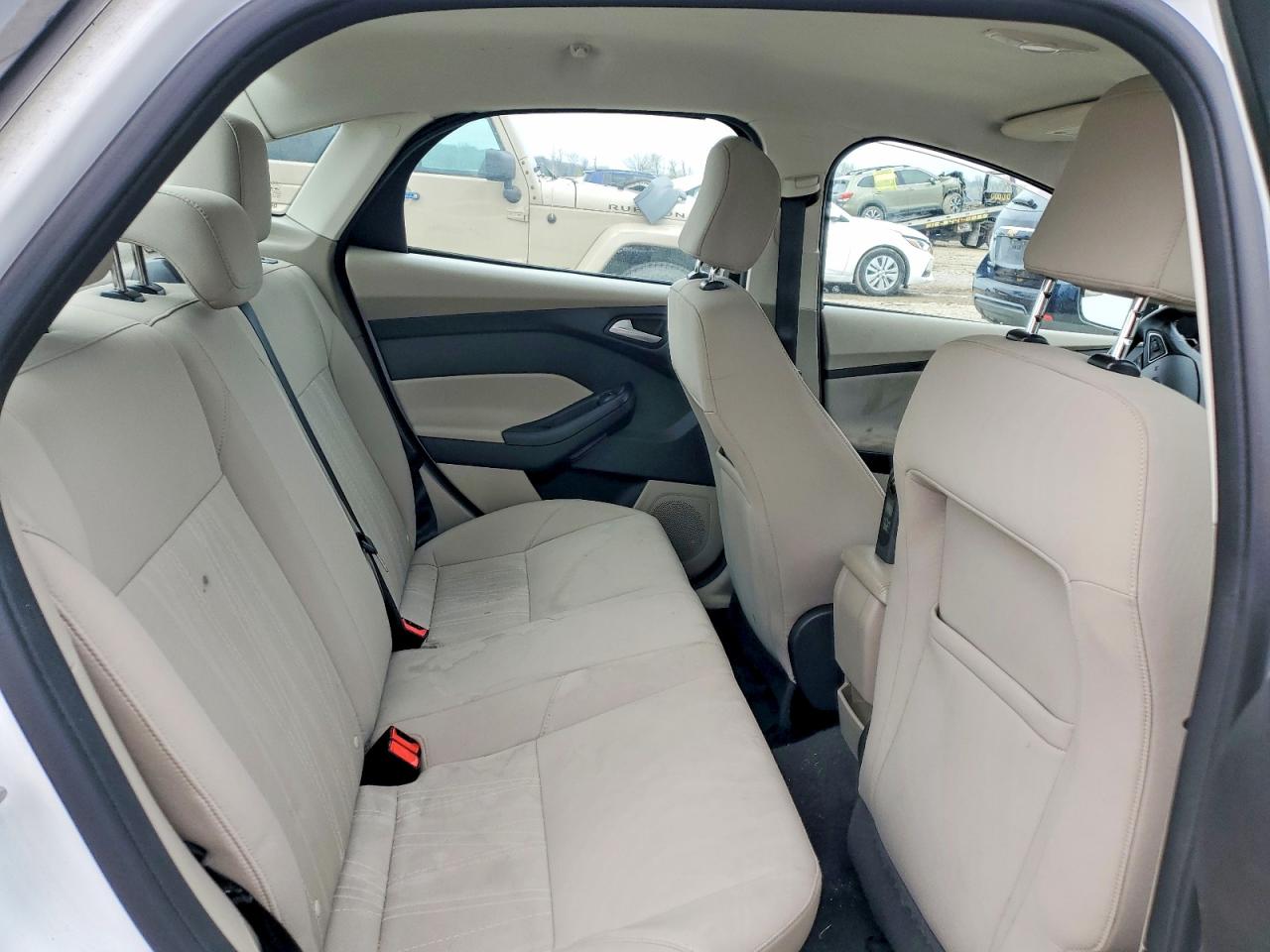 2015 Ford Focus Se White vin: 1FADP3F25FL249091