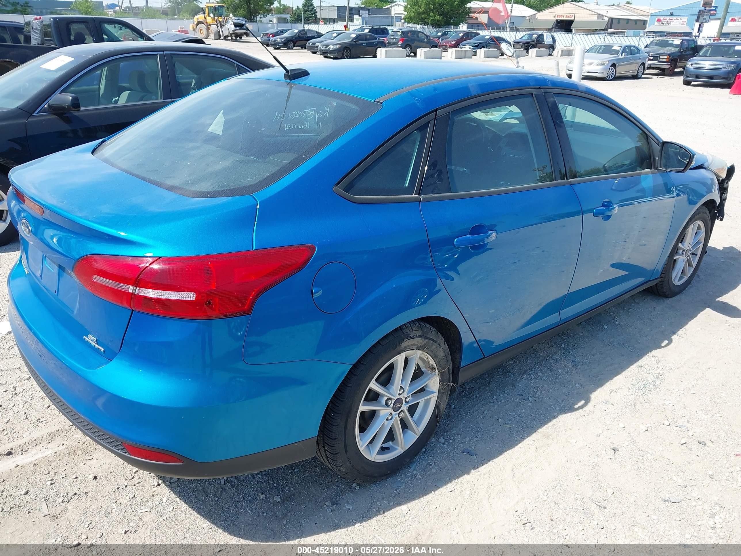 2015 Ford Focus Se Blue vin: 1FADP3F25FL253433