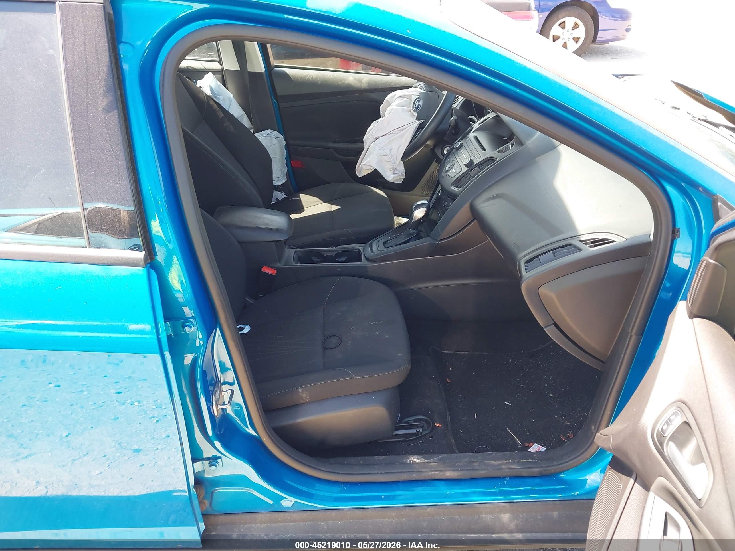2015 Ford Focus Se Blue vin: 1FADP3F25FL253433