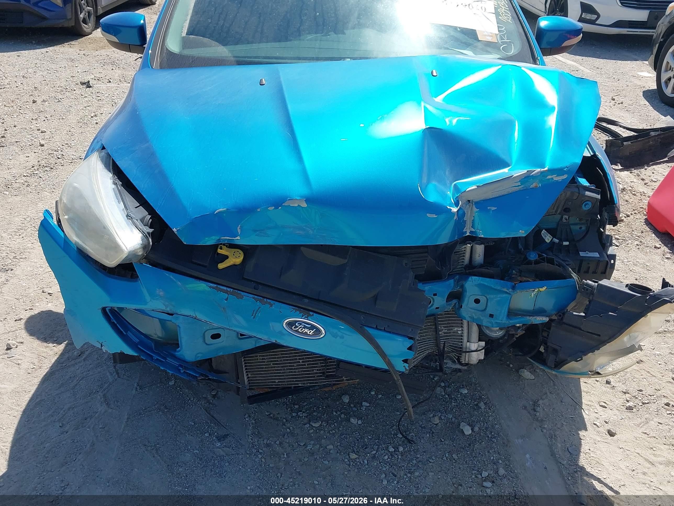 2015 Ford Focus Se Blue vin: 1FADP3F25FL253433