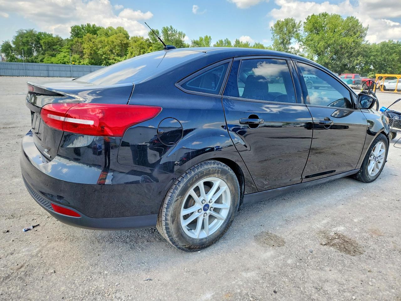 2015 Ford Focus Se Black vin: 1FADP3F25FL255652