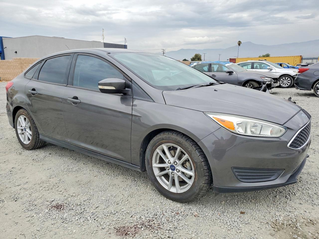 2015 Ford Focus Se Charcoal vin: 1FADP3F25FL261838