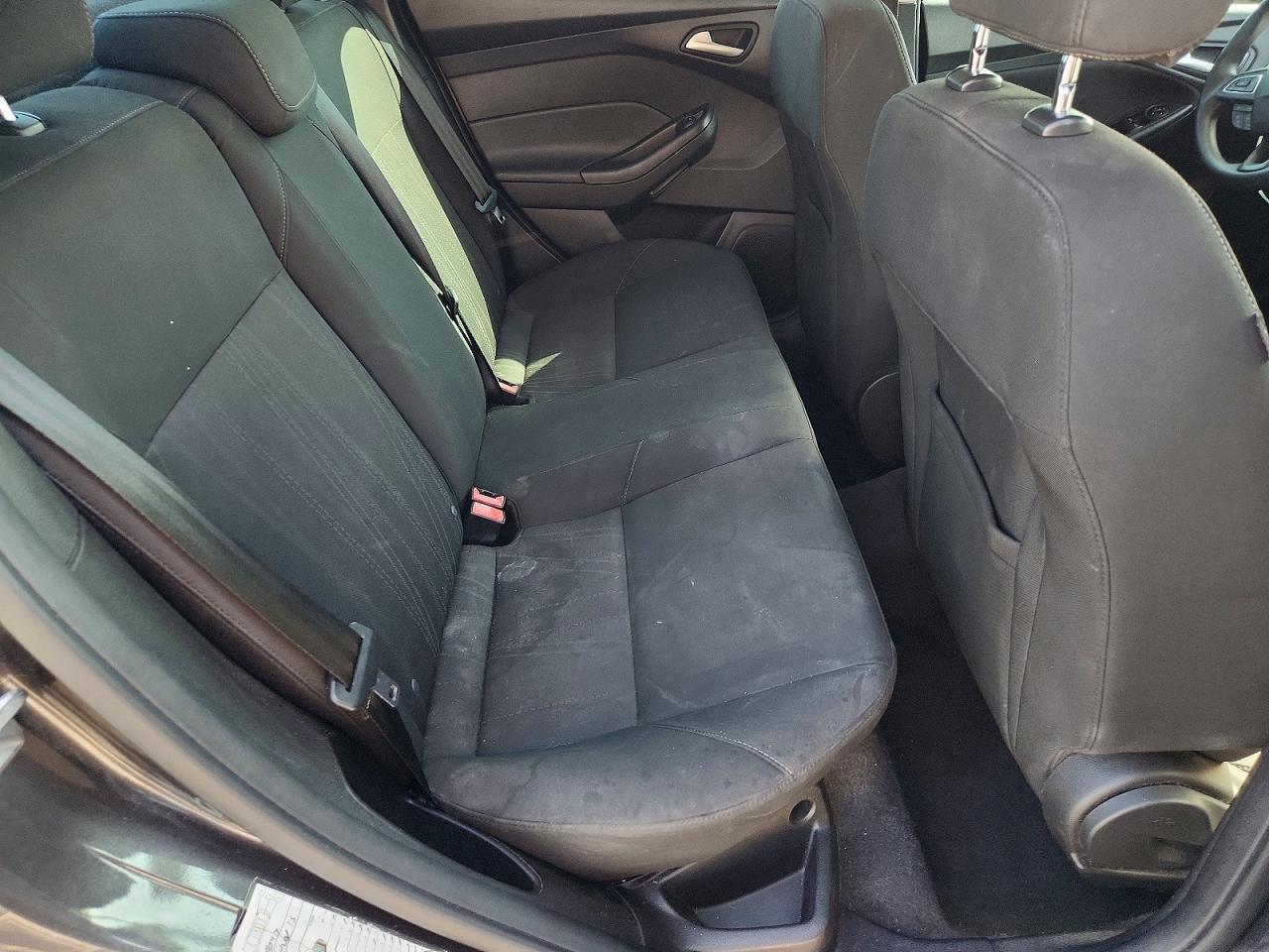 2015 Ford Focus Se Gray vin: 1FADP3F25FL277134