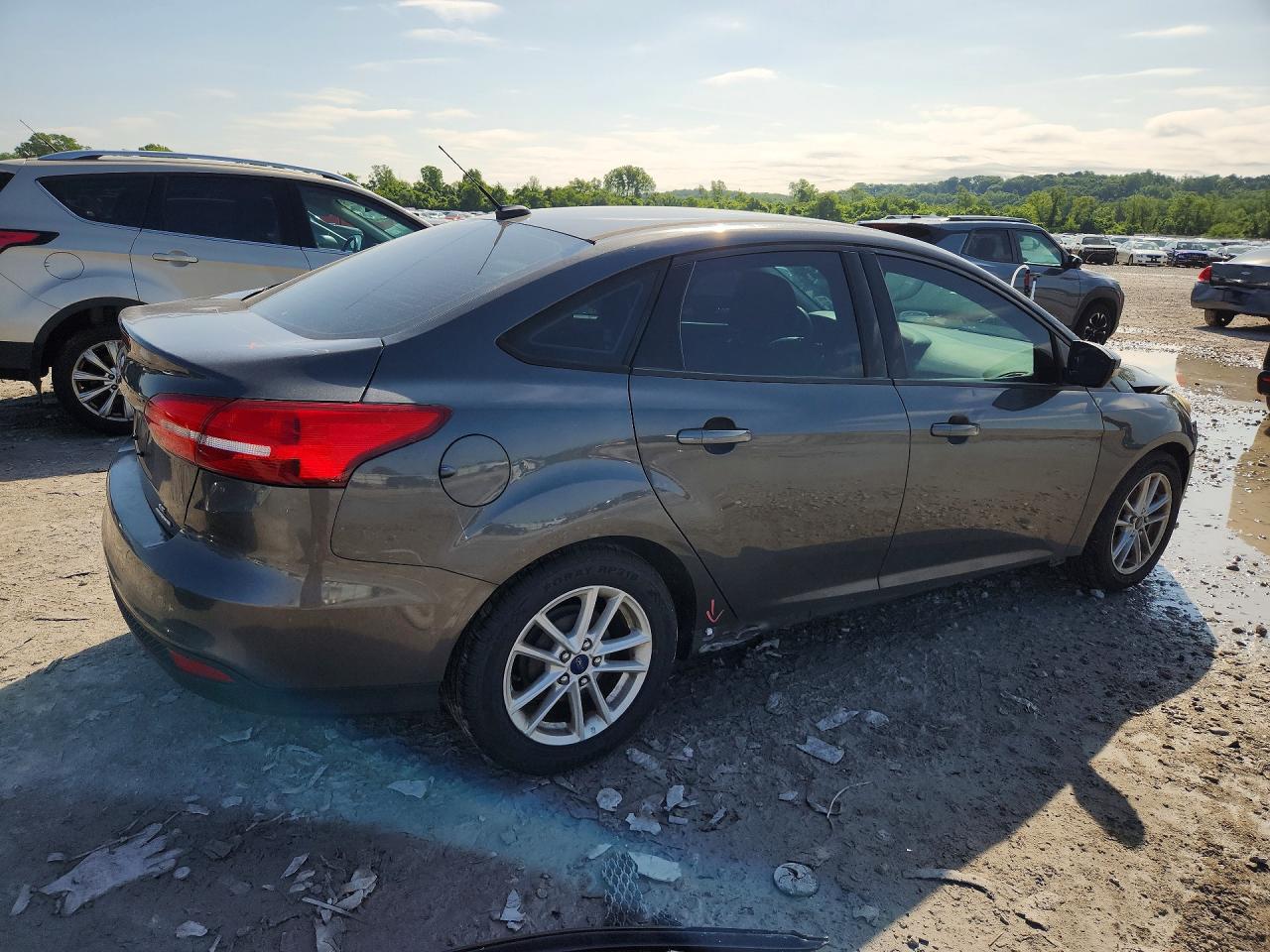 2015 Ford Focus Se Gray vin: 1FADP3F25FL277134
