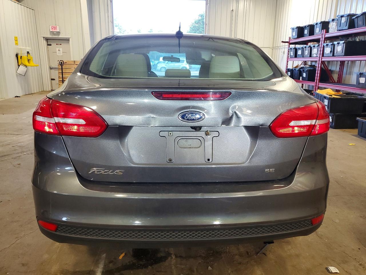 2015 Ford Focus Se Gray vin: 1FADP3F25FL302579
