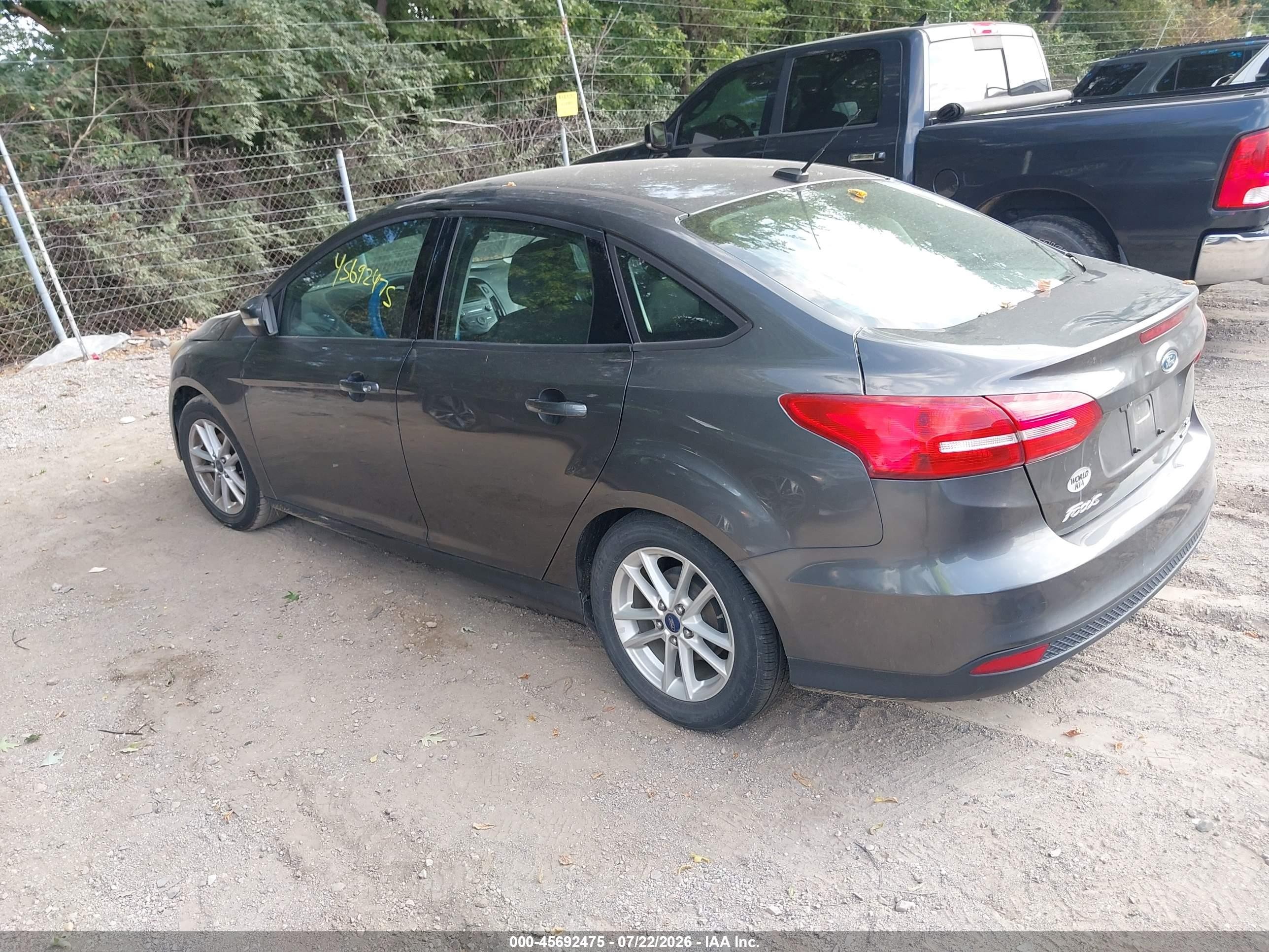 2015 Ford Focus Se Gray vin: 1FADP3F25FL307684