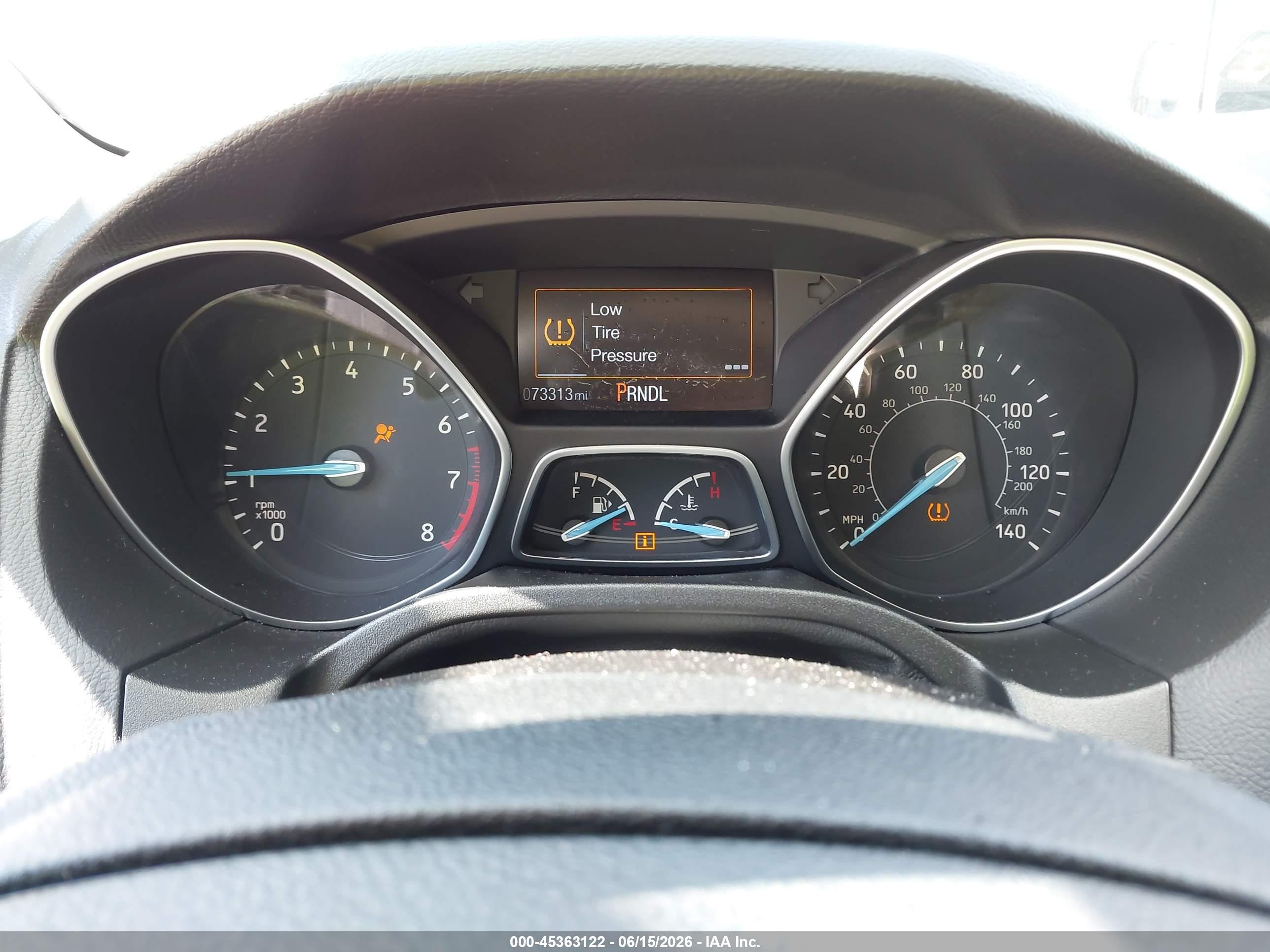 2015 Ford Focus Se Красный vin: 1FADP3F25FL311864