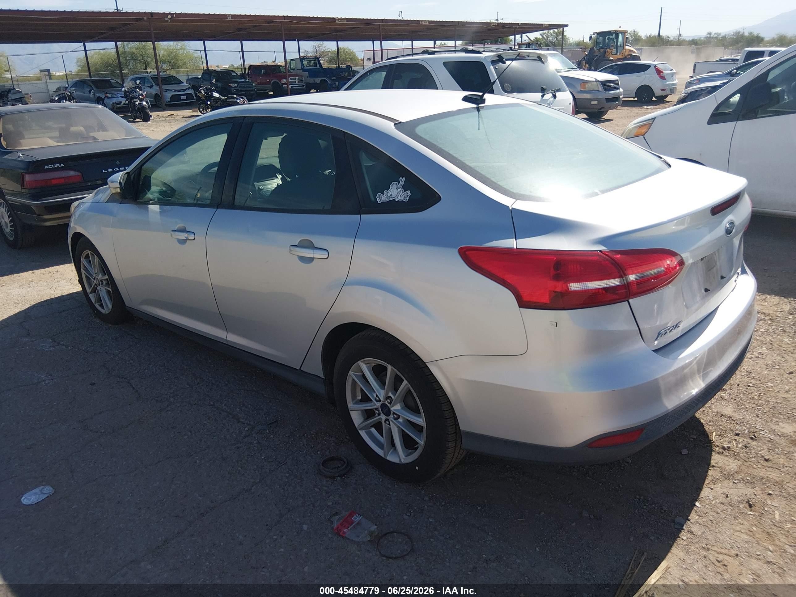 2015 Ford Focus Se Silver vin: 1FADP3F25FL316563