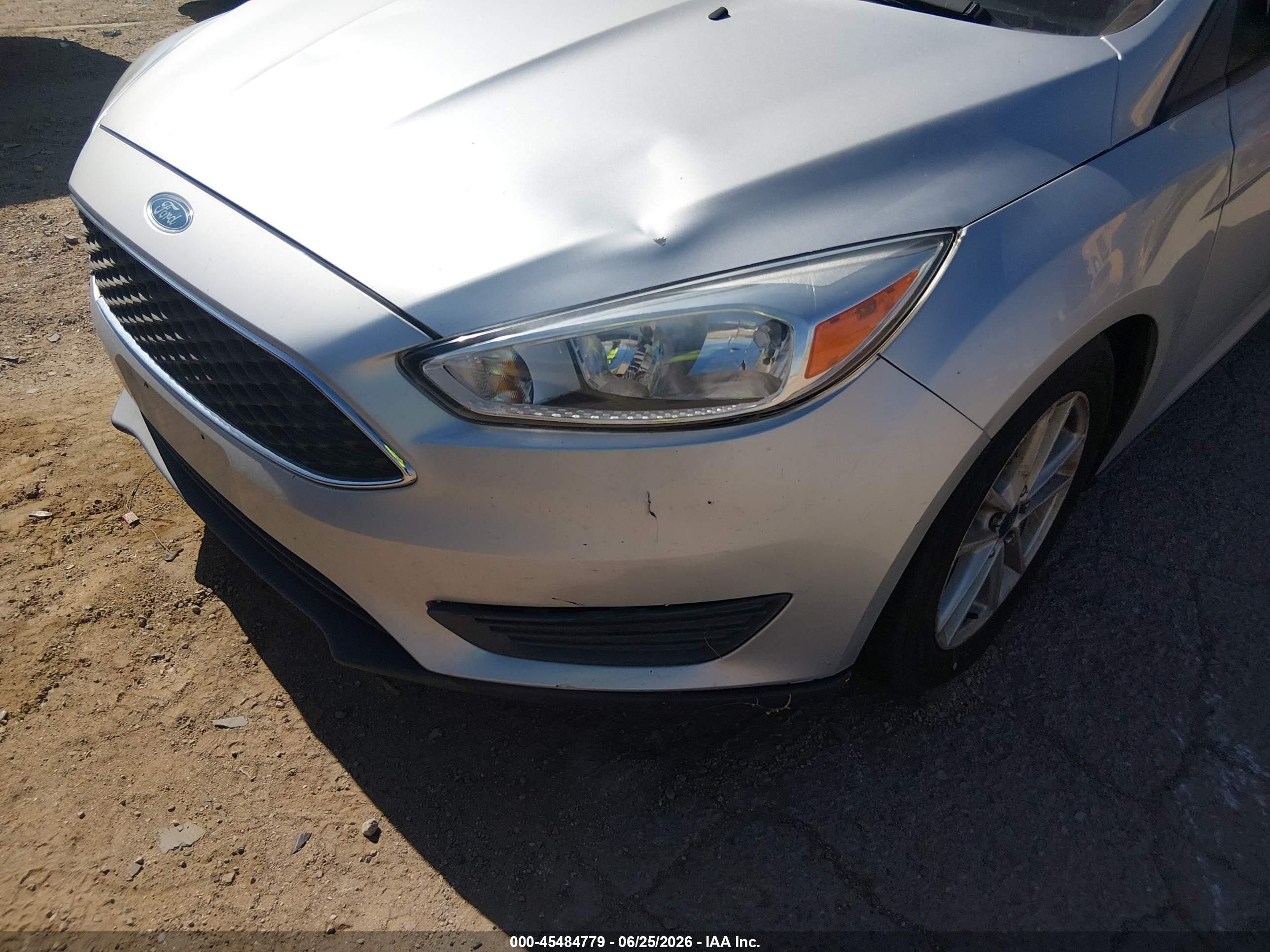 2015 Ford Focus Se Silver vin: 1FADP3F25FL316563